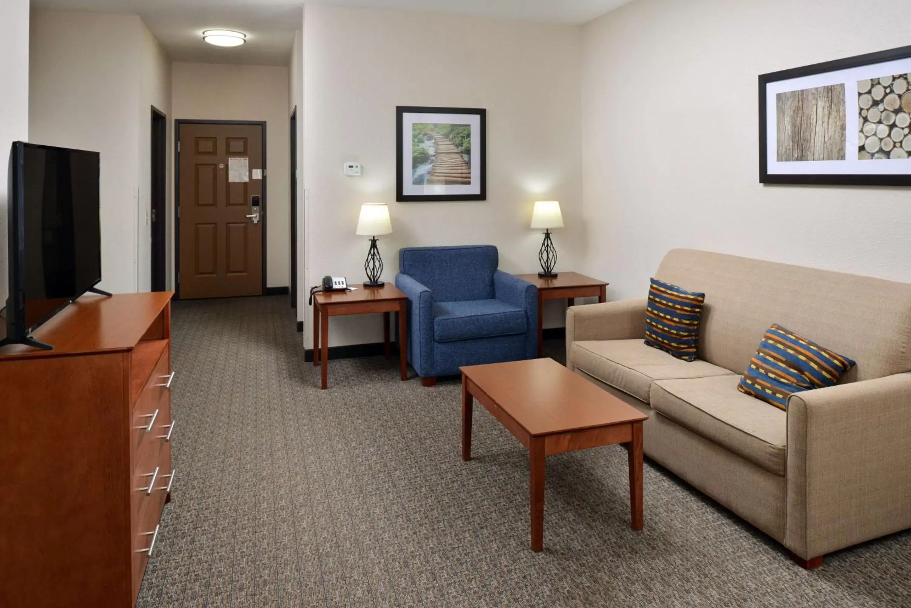 Bedroom, Seating Area in Best Western Big Spring Lodge