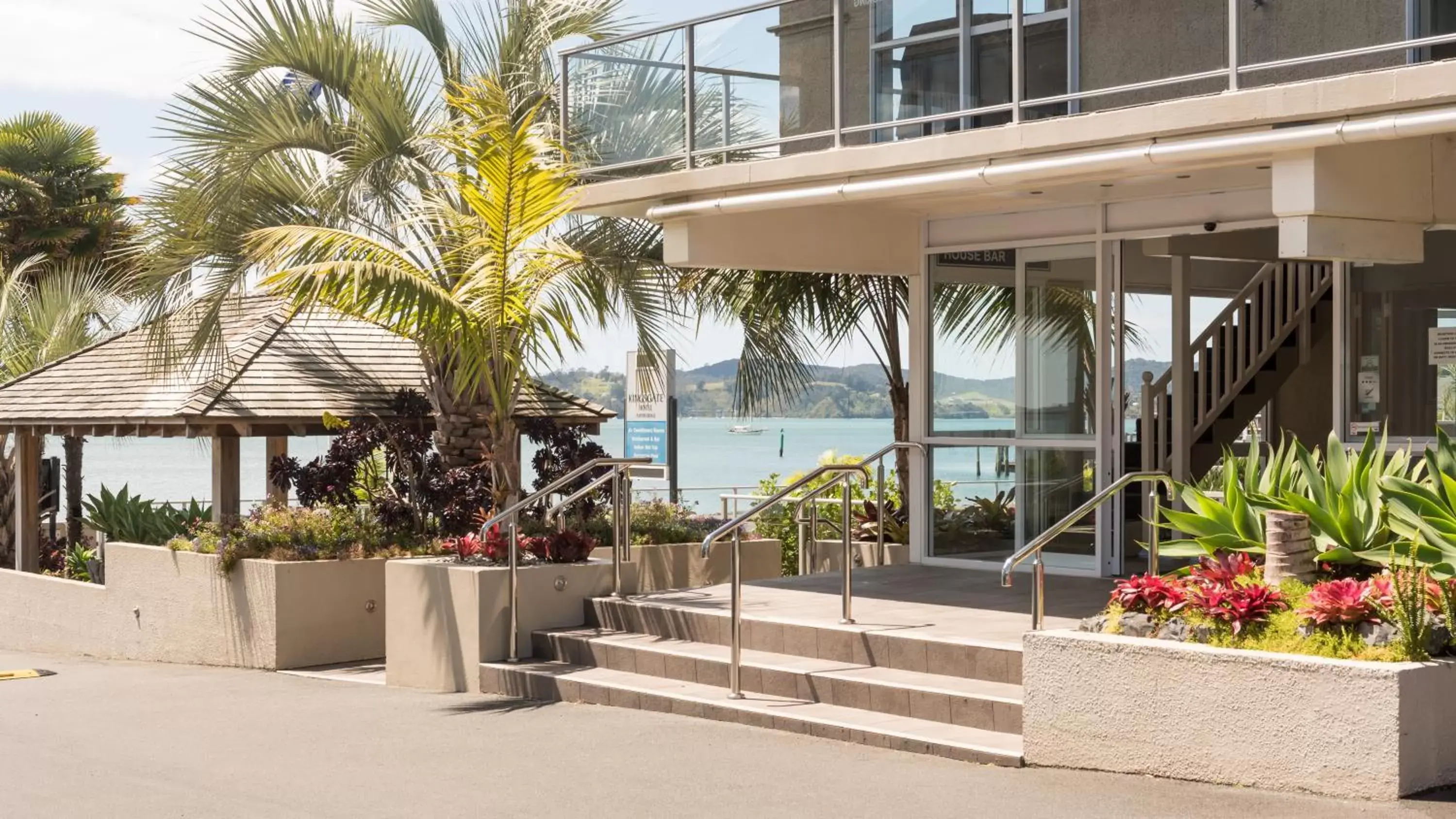 Property building in Kingsgate Hotel Autolodge Paihia Property building in Kingsgate Hotel Autolodge Paihia