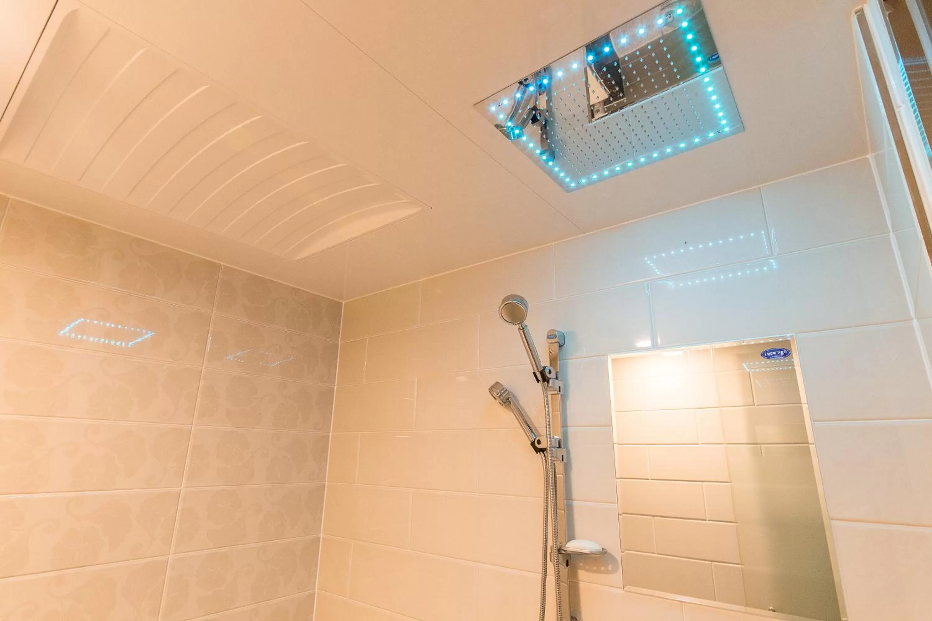 Hot Tub in Boutique Hotel SB Yeouido