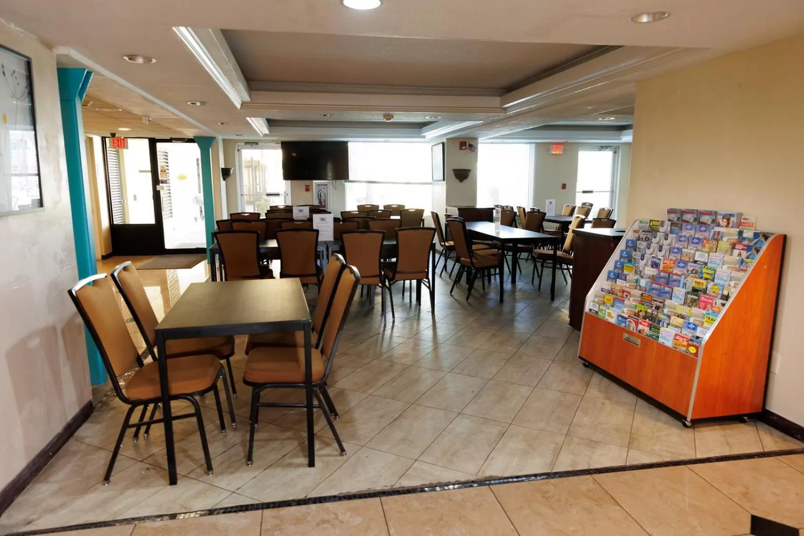 Restaurant/places to eat in Garnet Inn & Suites, Orlando