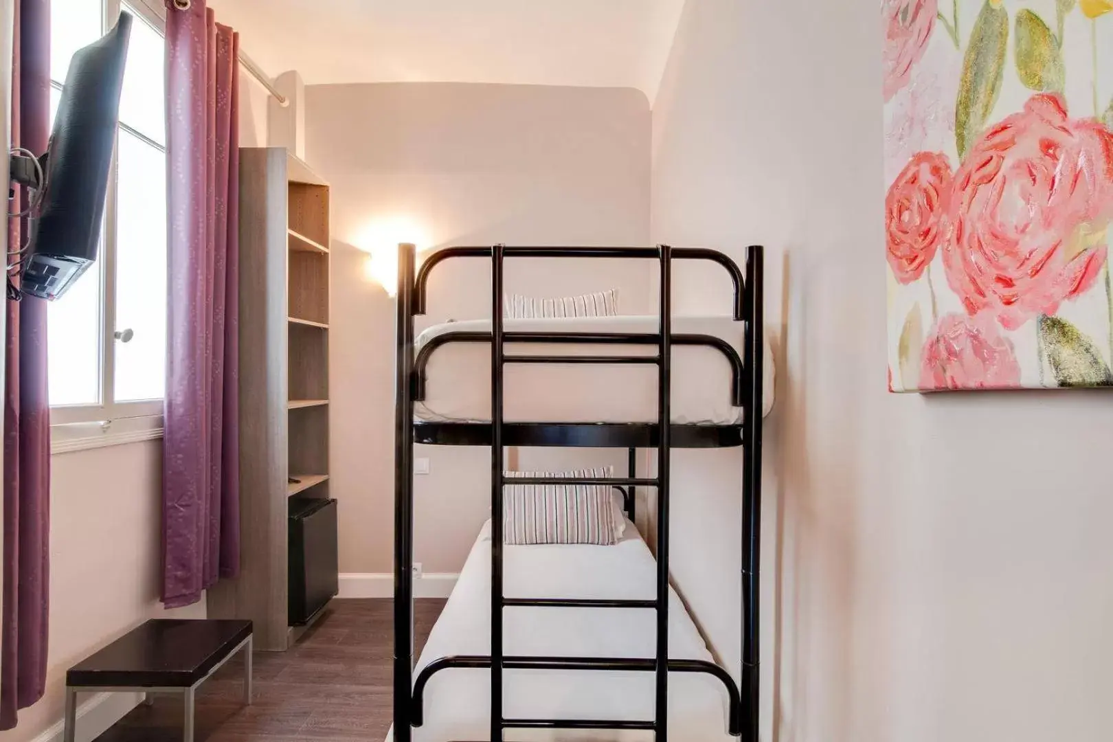Bunk Bed in Hotel Select
