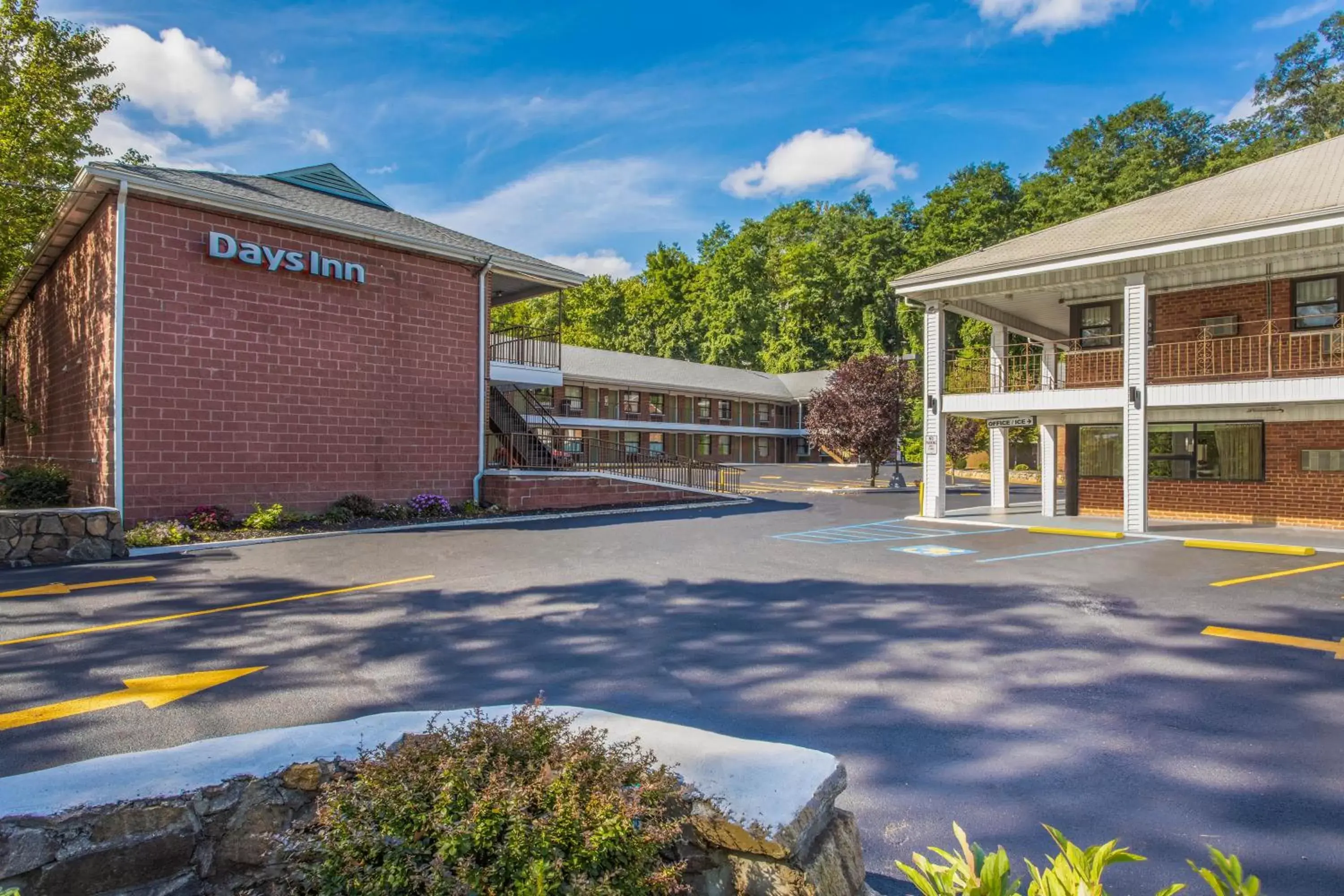 Property Building in Days Inn by Wyndham Elmsford