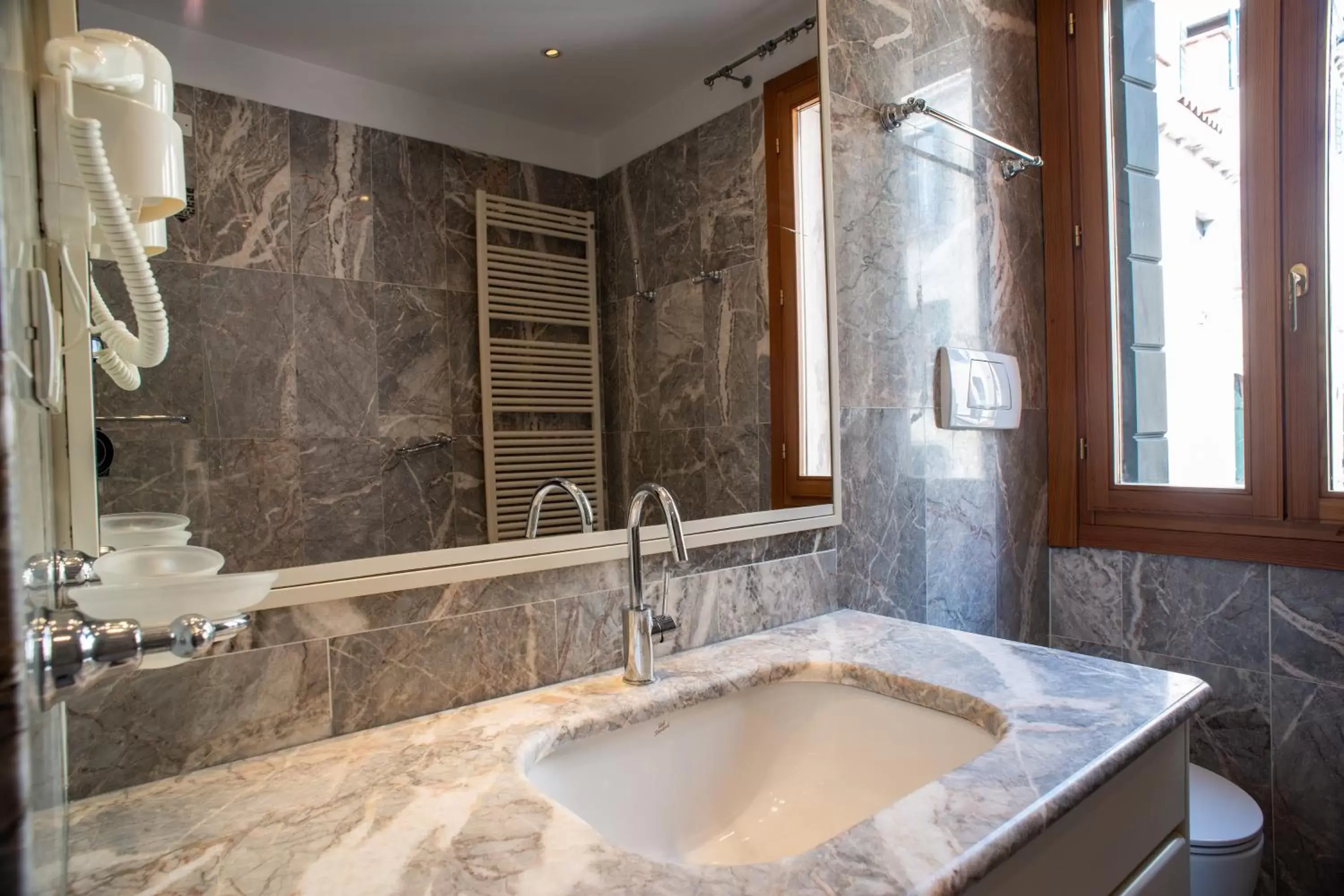 Bathroom in Palazzina Fortuny