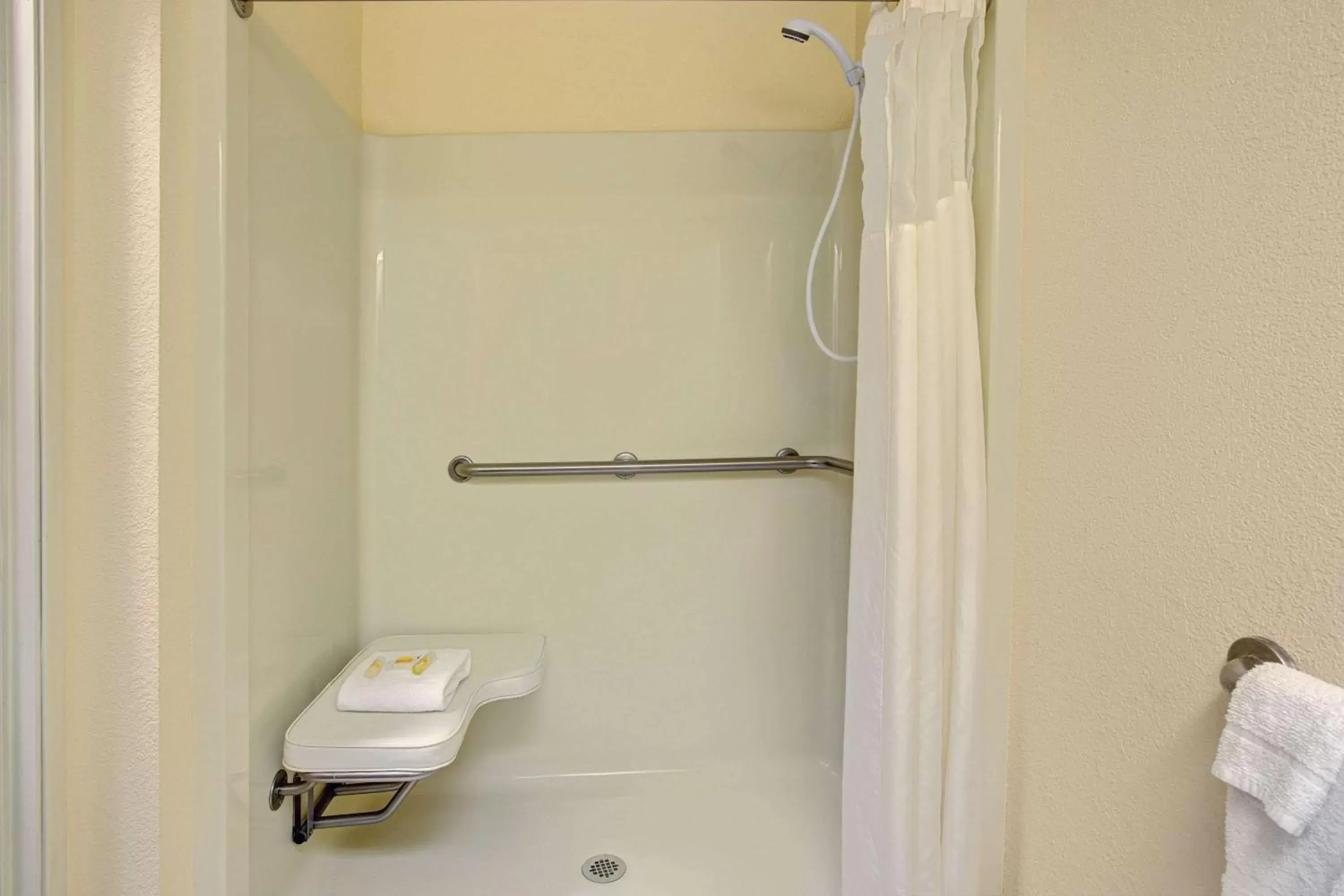 Bathroom in Days Inn & Suites by Wyndham Hickory