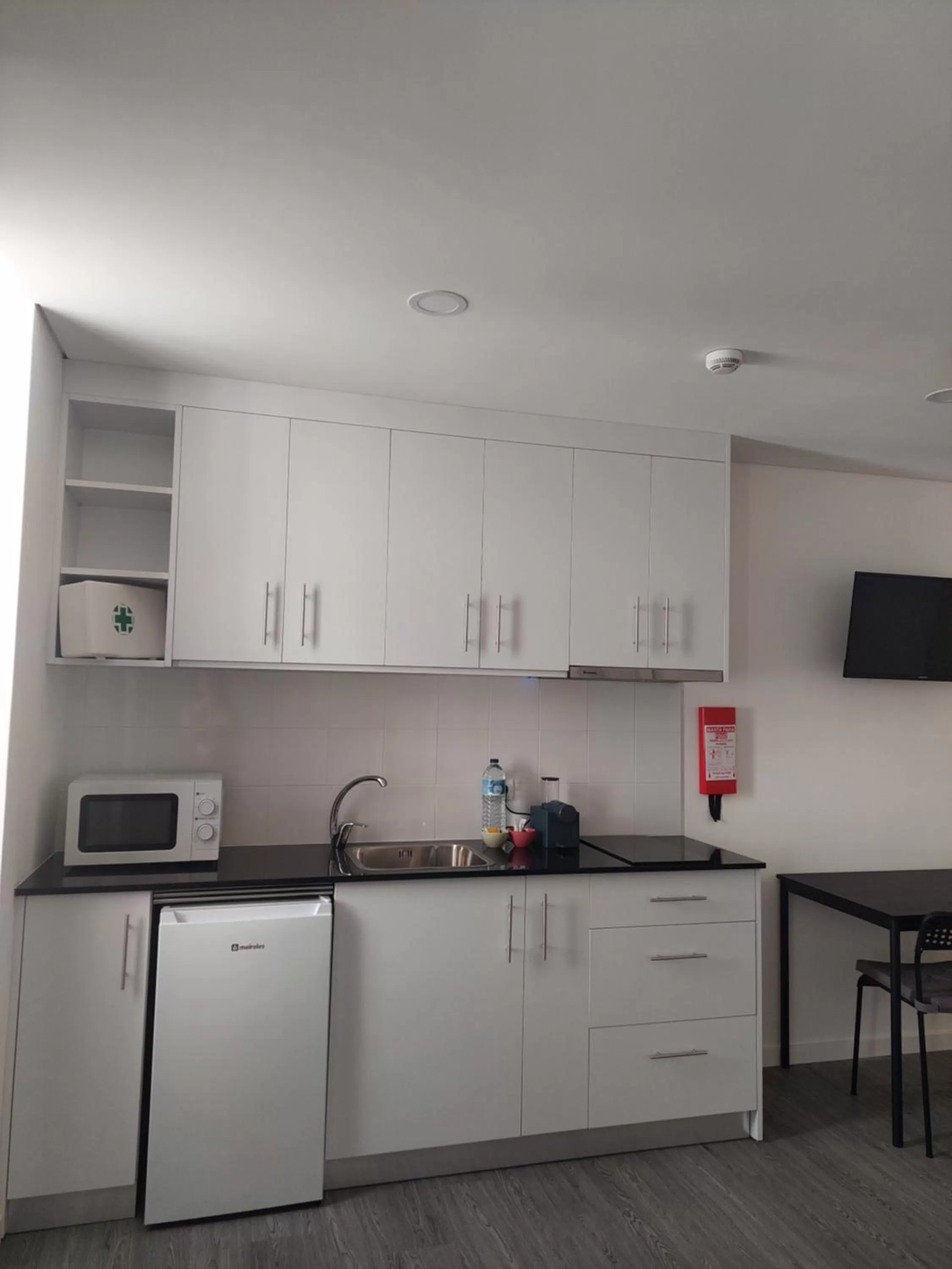 Kitchen/Kitchenette in OH Studios Lousã