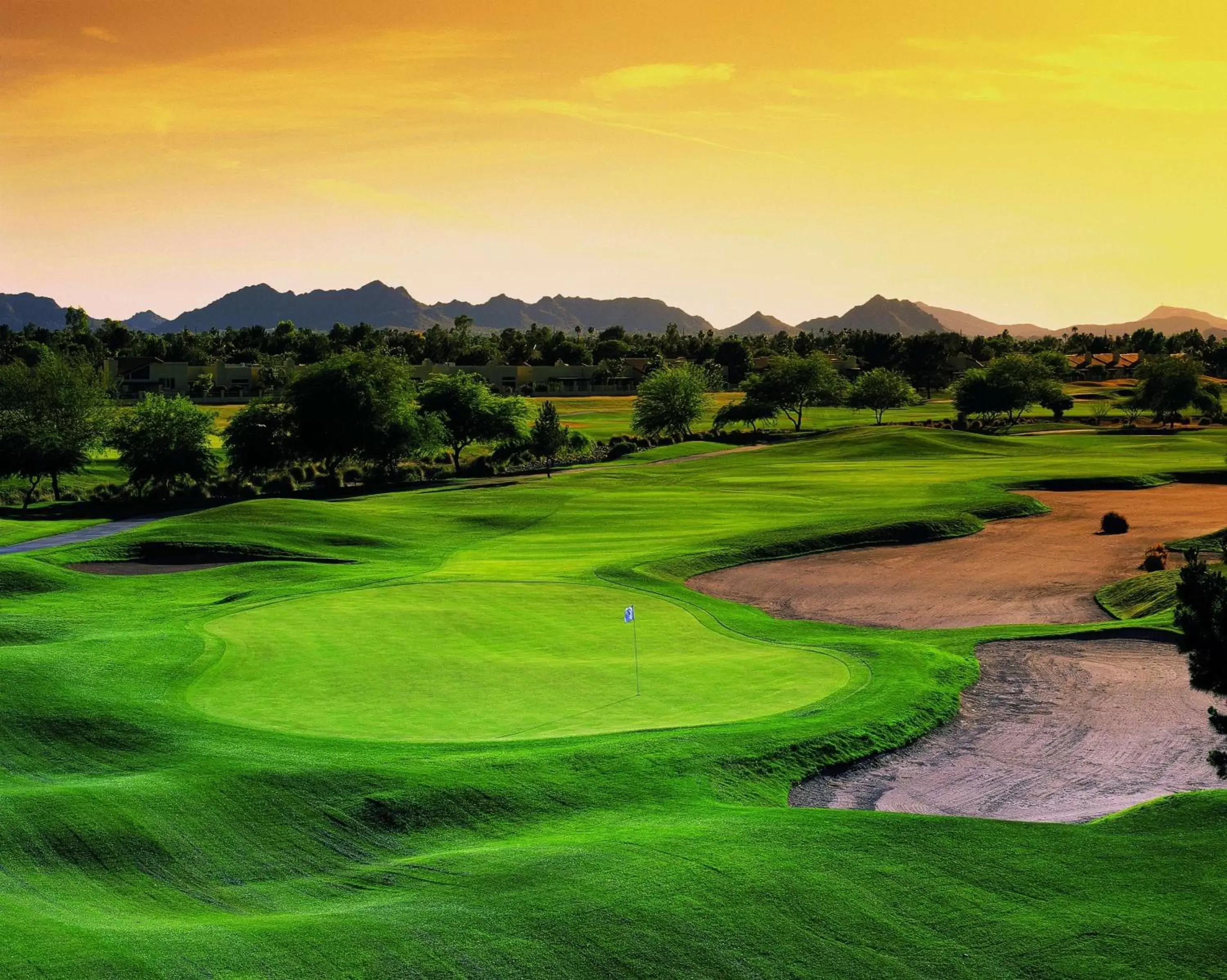 Golfcourse, Golf in Embassy Suites by Hilton Phoenix Scottsdale