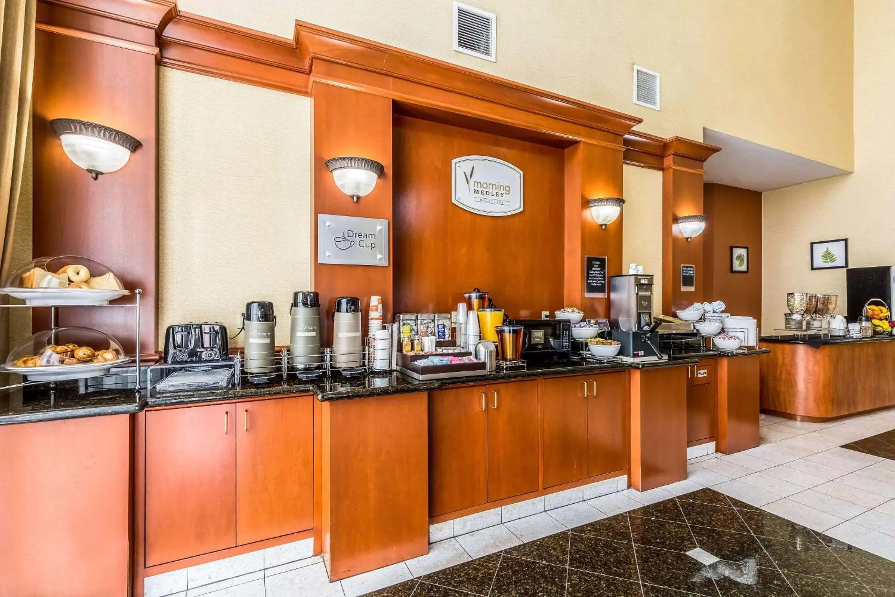 Restaurant/Places to Eat in Sleep Inn & Suites Stafford