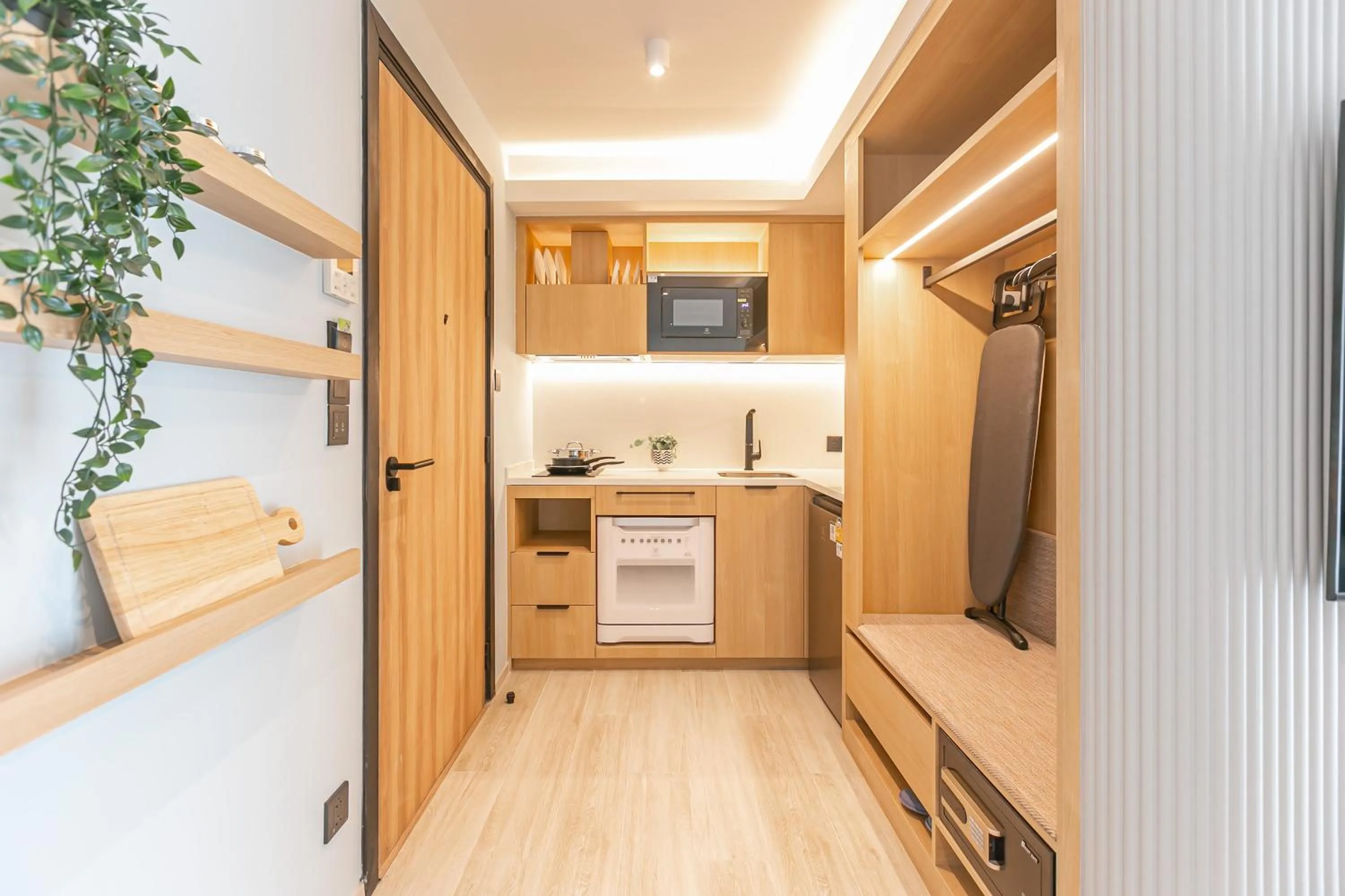 Kitchen or kitchenette in The SACHA Apart-Hotel Thonglor