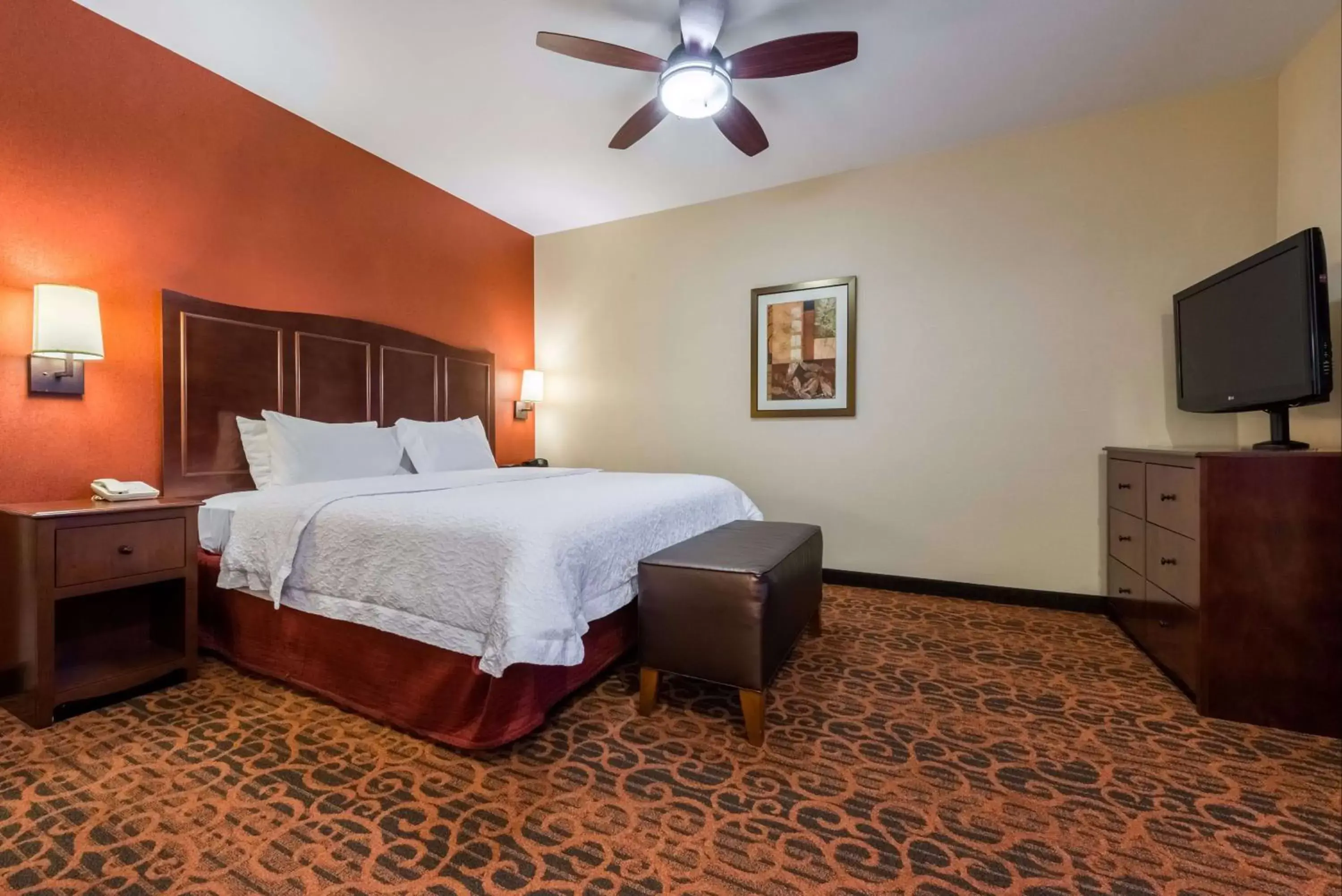 Bedroom, Bed in Hampton Inn & Suites Boulder North