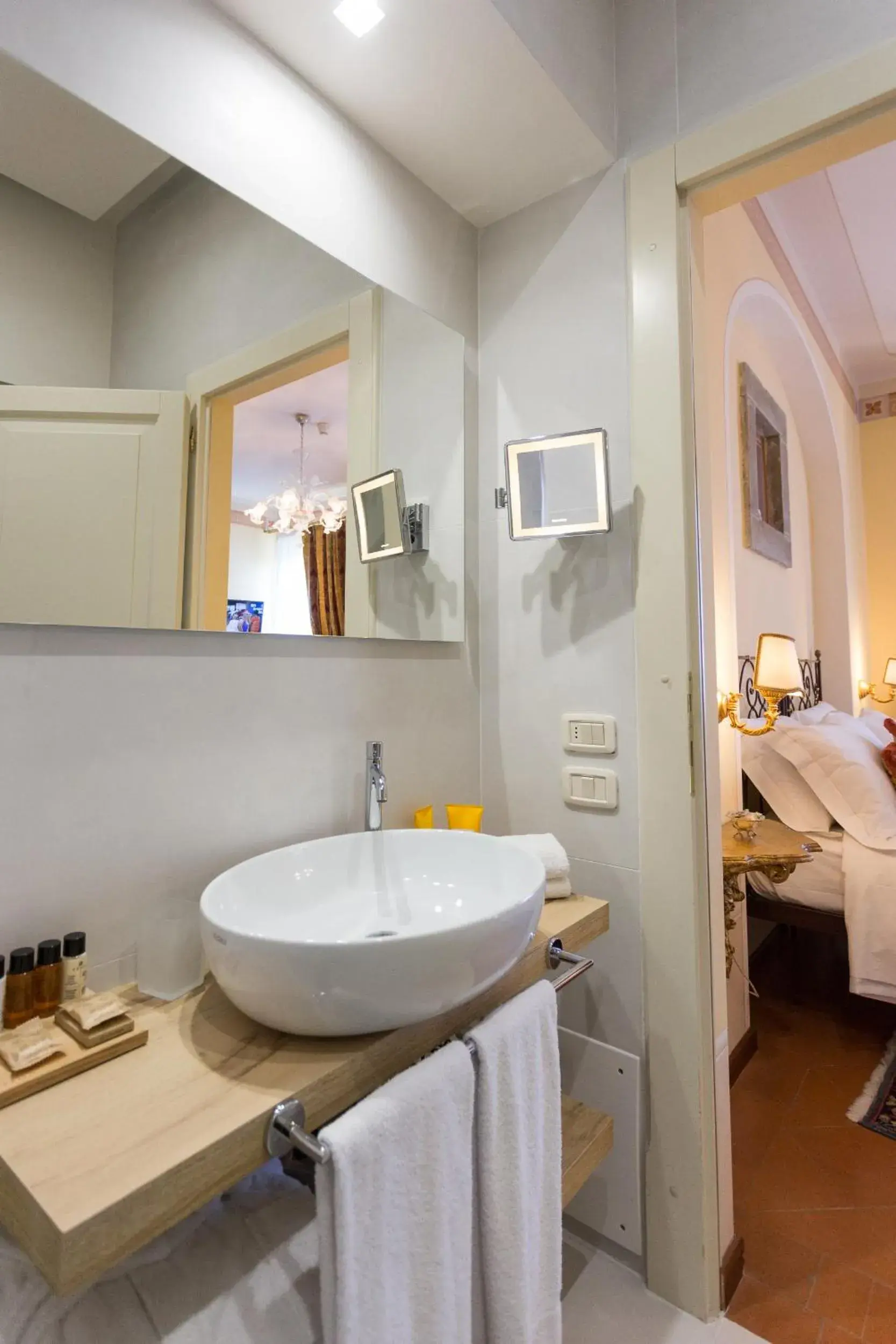 Photo of the whole room, Bathroom in Hotel Villa Marsili