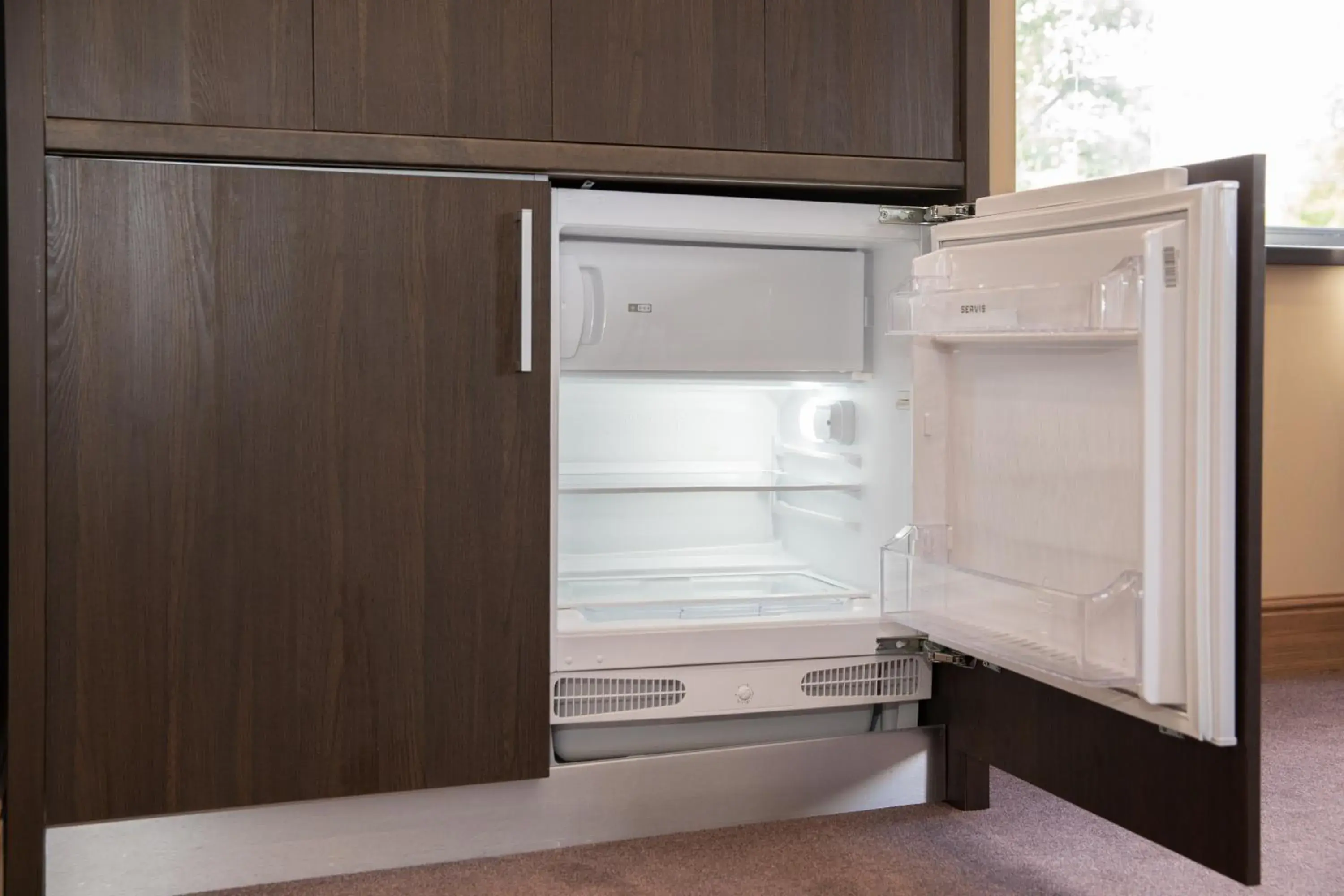 Kitchen or kitchenette, Bathroom in Grainger Apartments