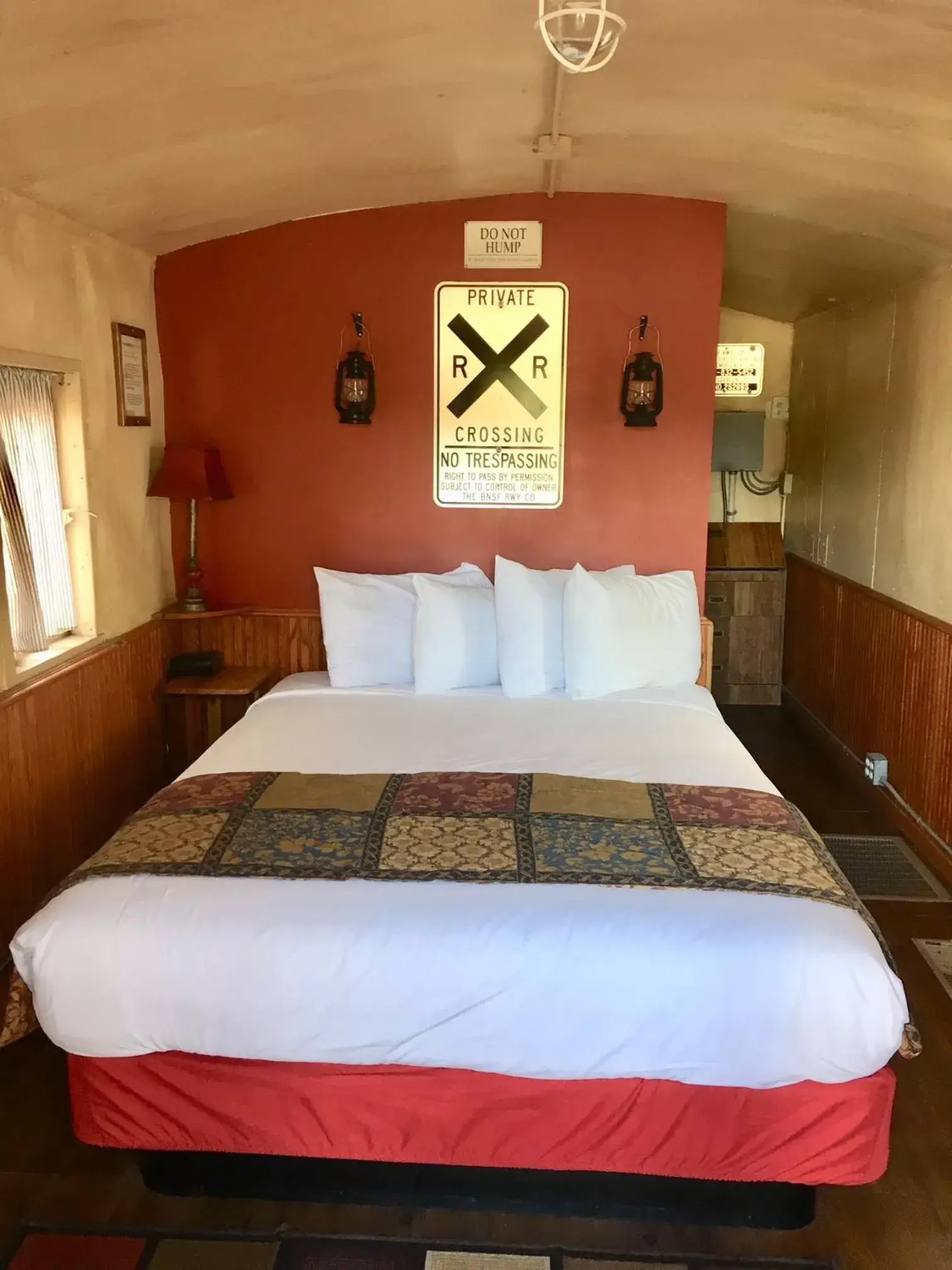 Bed in The Canyon Motel & RV Park