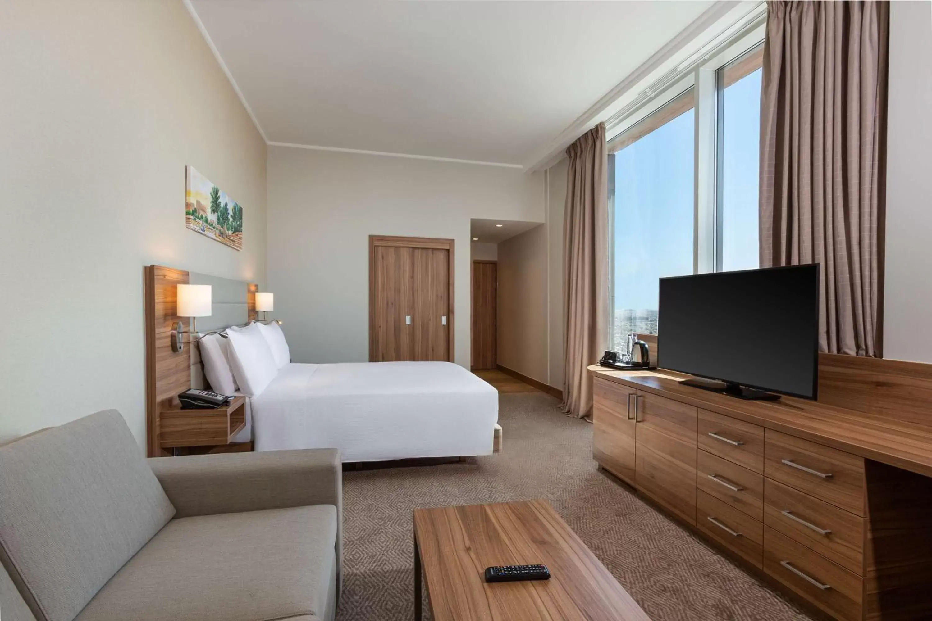 Bedroom, TV/Entertainment Center in Hilton Garden Inn Riyadh Financial District