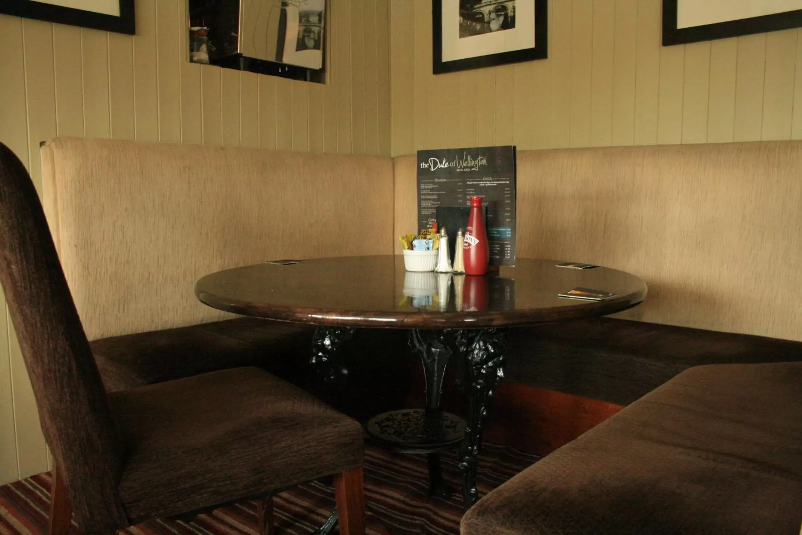 Restaurant/places to eat, Seating Area in Duke Of Wellington