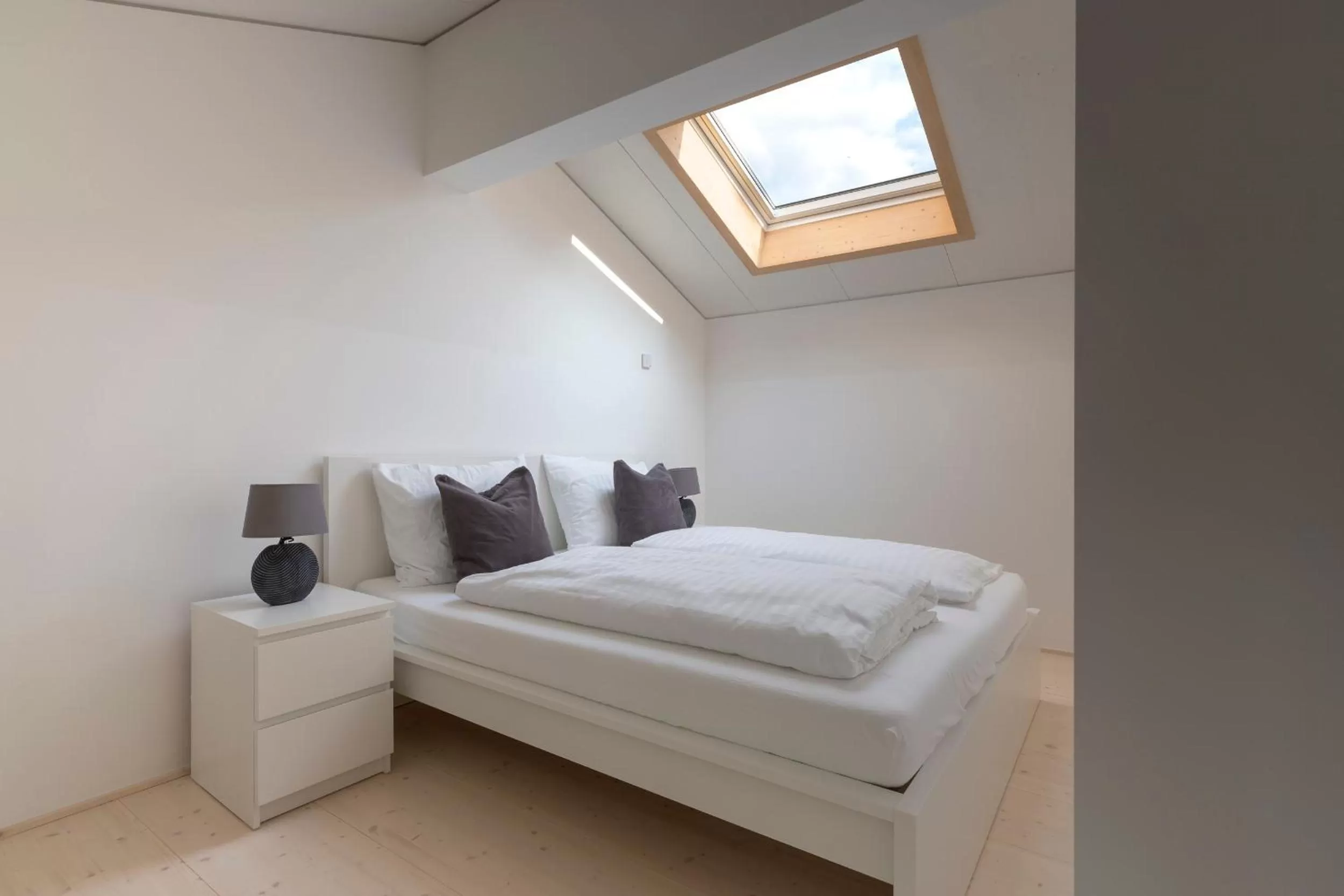 Bedroom, Bed in Pepper Suite