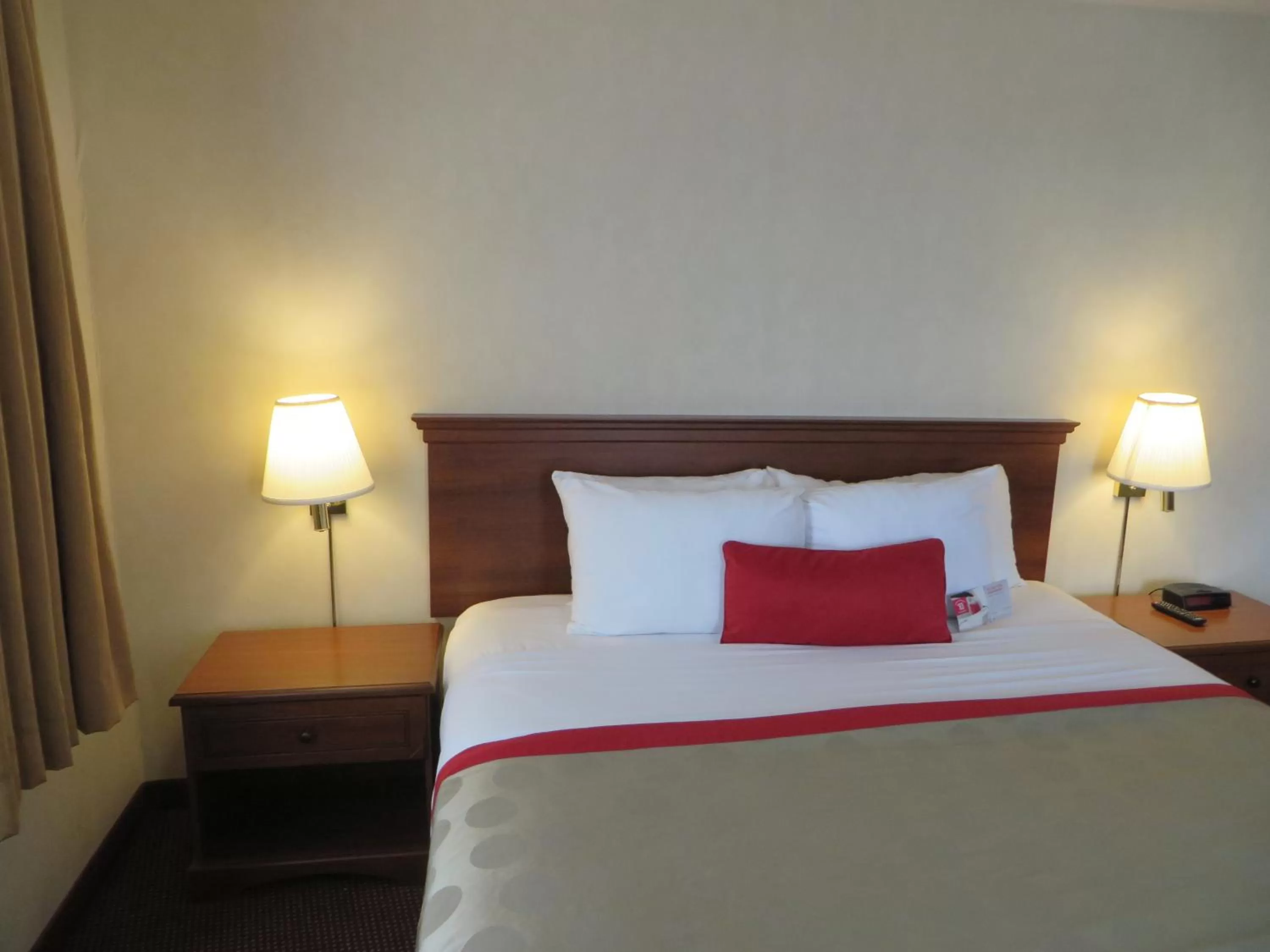 King Room - Smoking  in Ramada by Wyndham Hawthorne/LAX