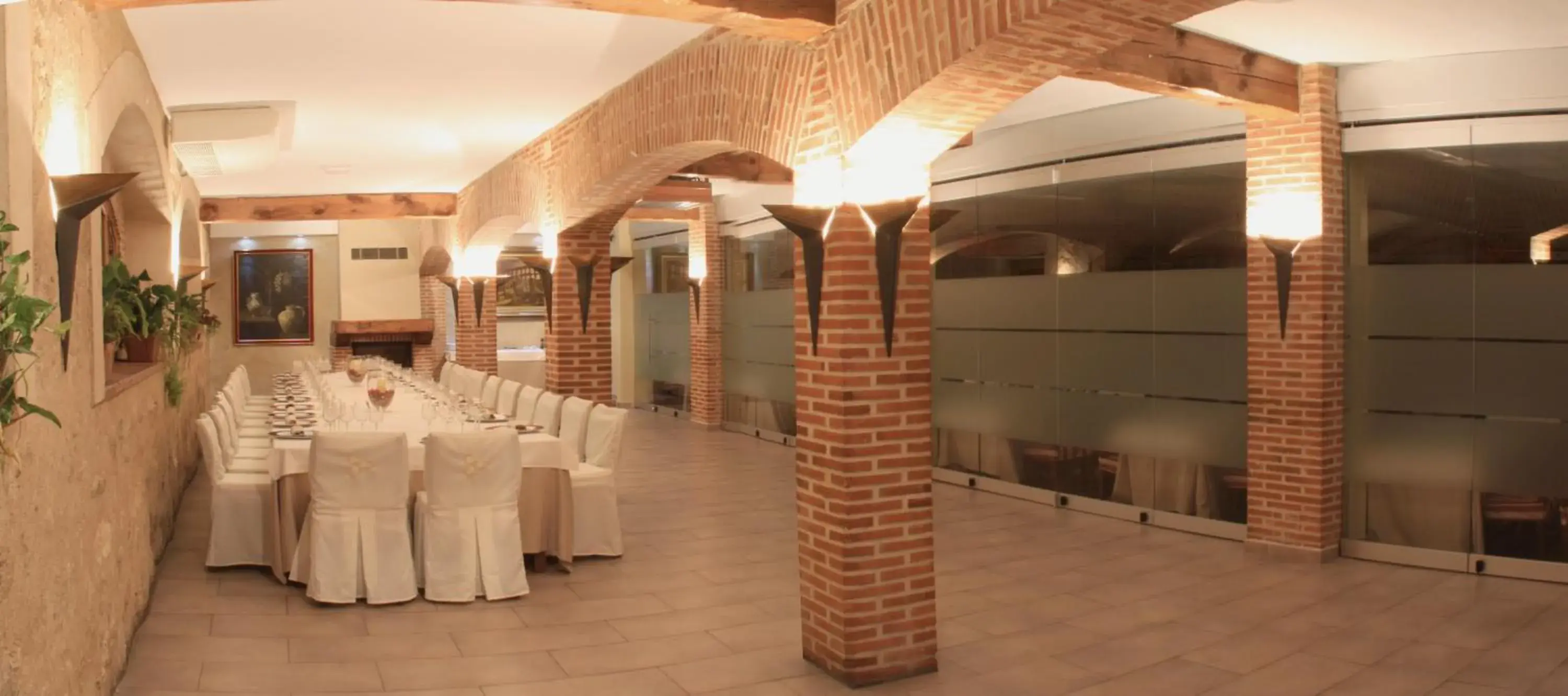 Restaurant/places to eat in Hotel Venta Magullo