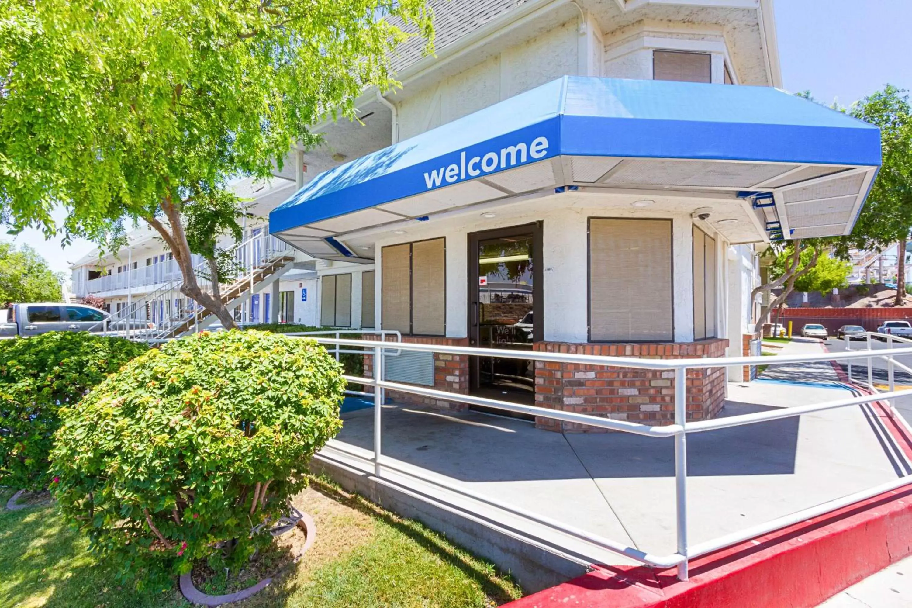 Property building in Motel 6-Mesa, AZ - South