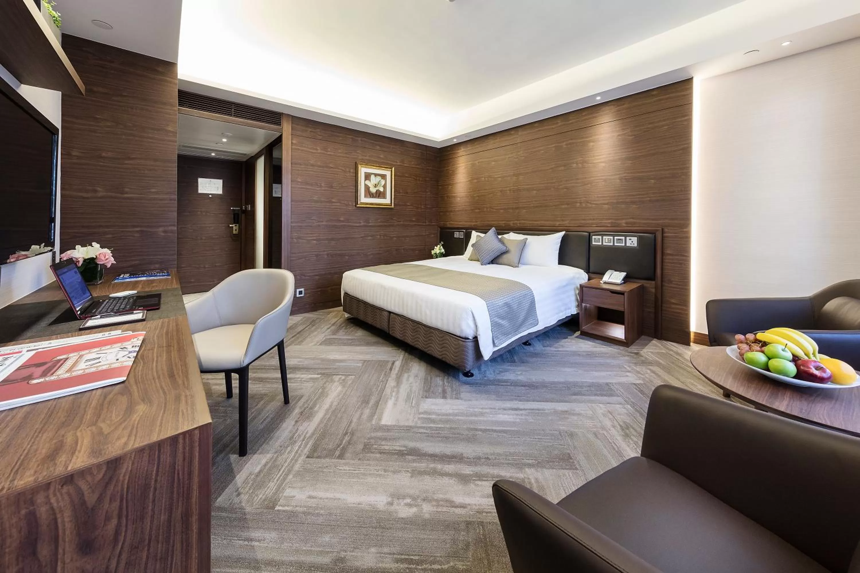 Bedroom, Bed in Gloucester Luk Kwok Hong Kong