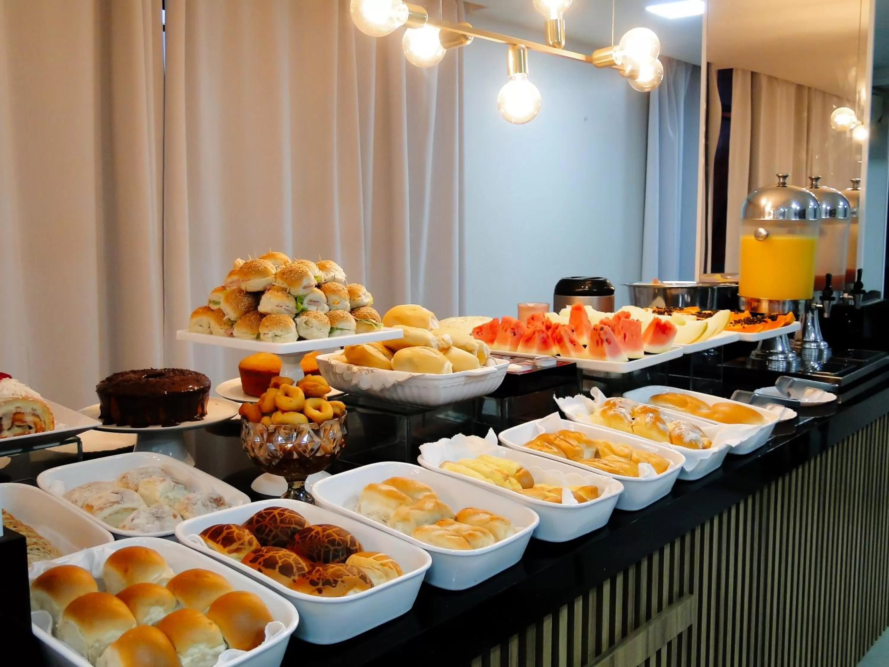 Food and drinks in Hotel Albinos