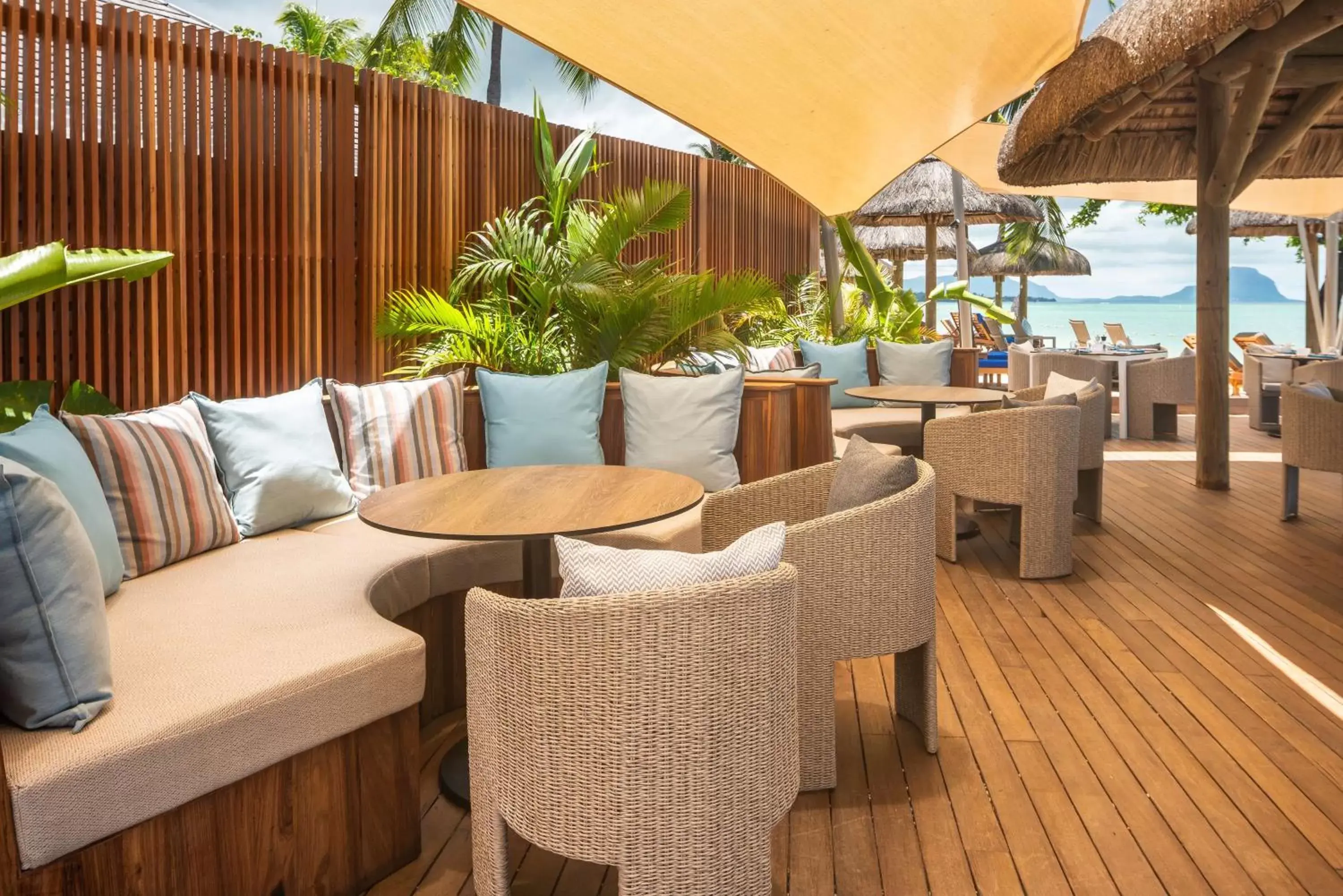 Restaurant/places to eat, Seating Area in Hilton Mauritius Resort & Spa