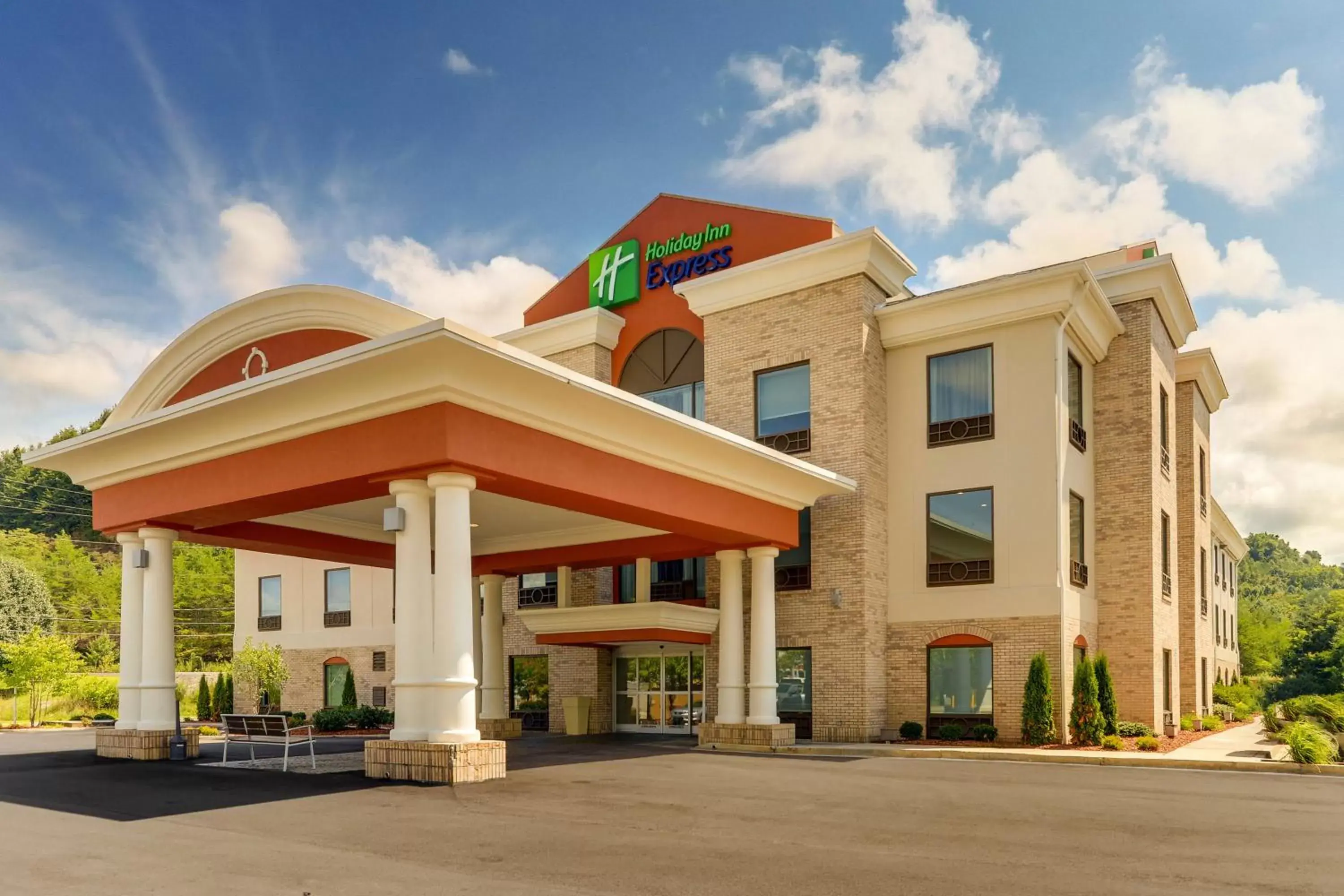 Property Building in Holiday Inn Express Hotel & Suites Corbin, an IHG Hotel