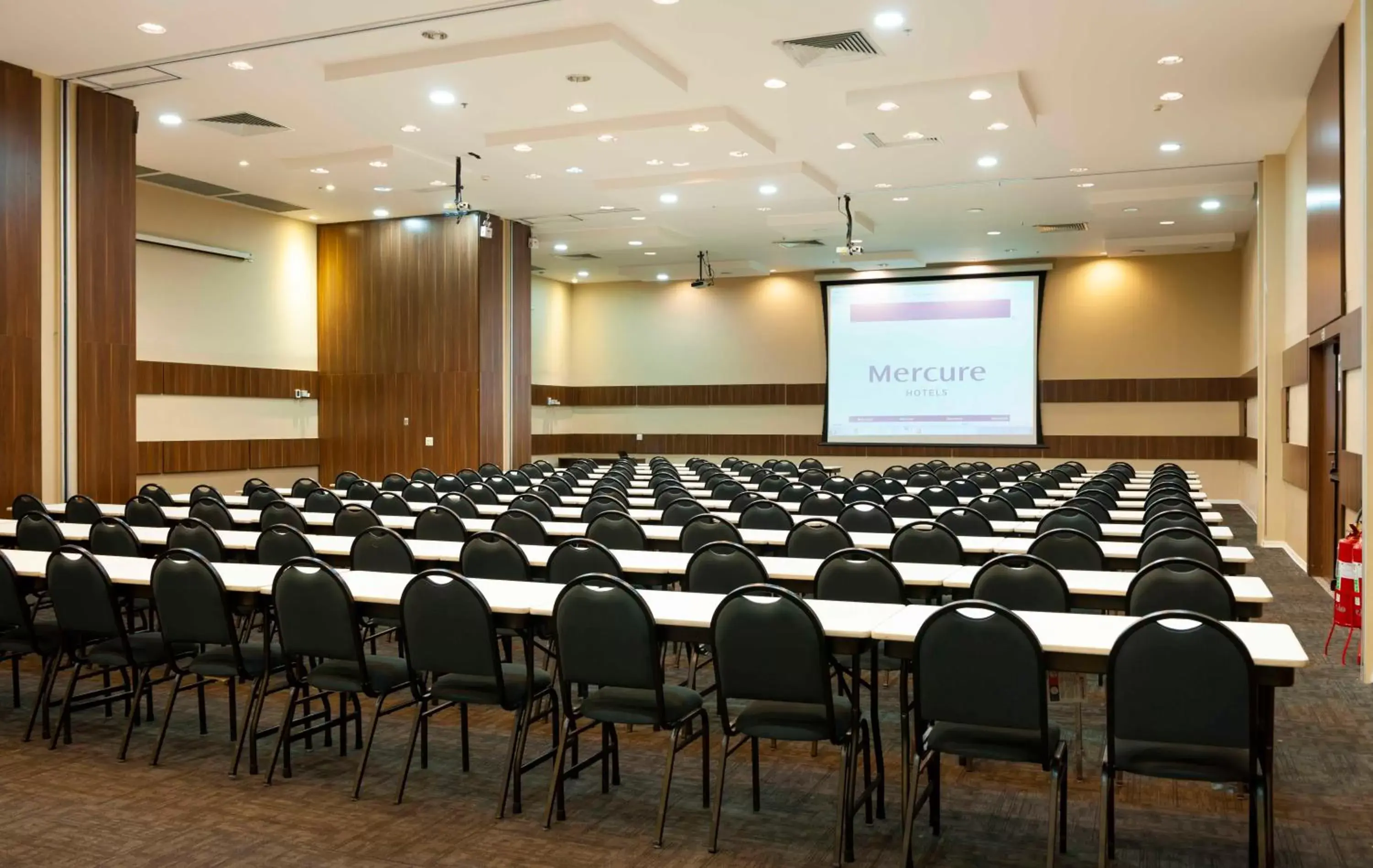 Meeting/conference room in Mercure Rio de Janeiro Nova Iguaçu