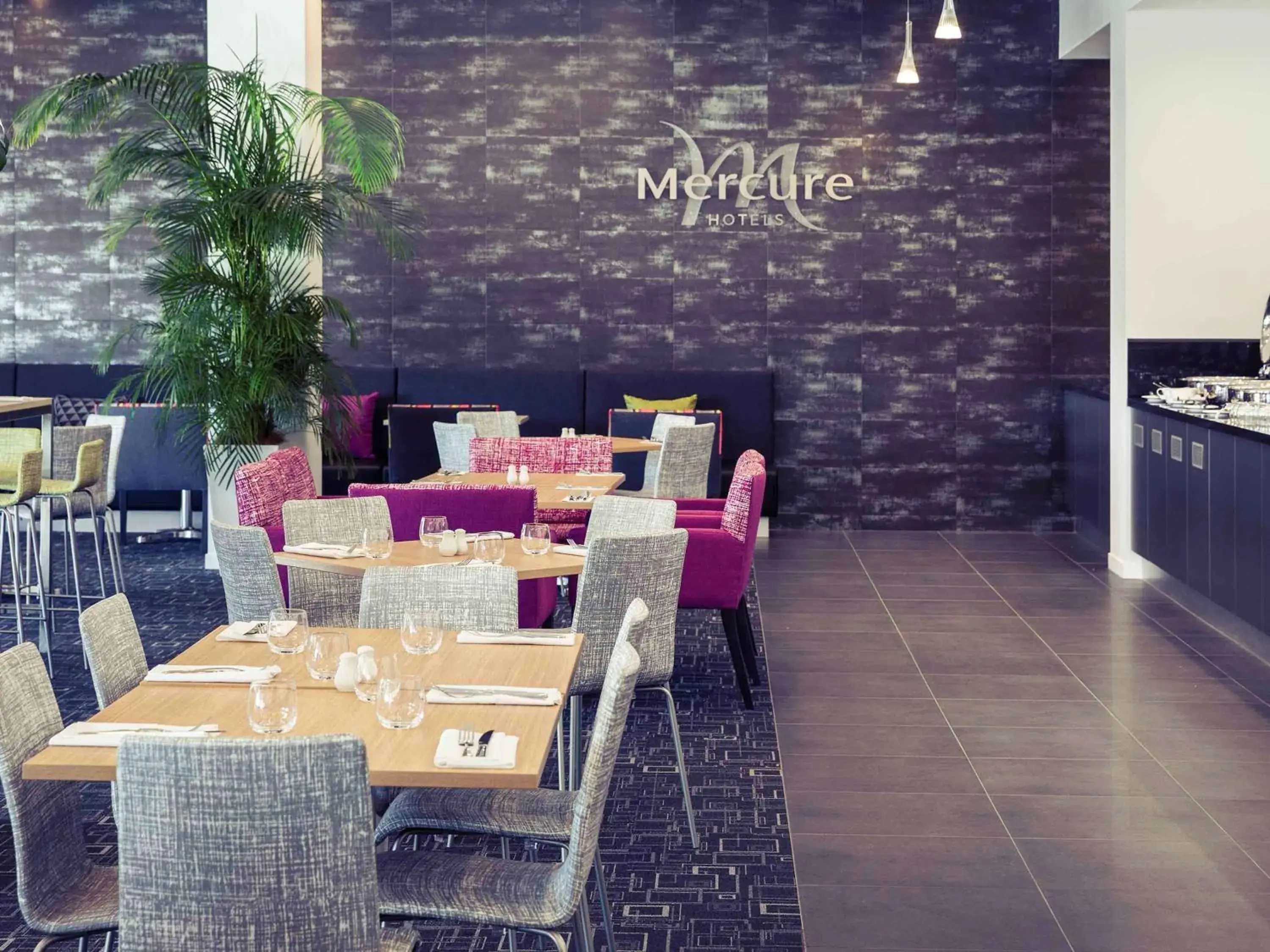 Property building, Restaurant/Places to Eat in Mercure Newcastle Airport
