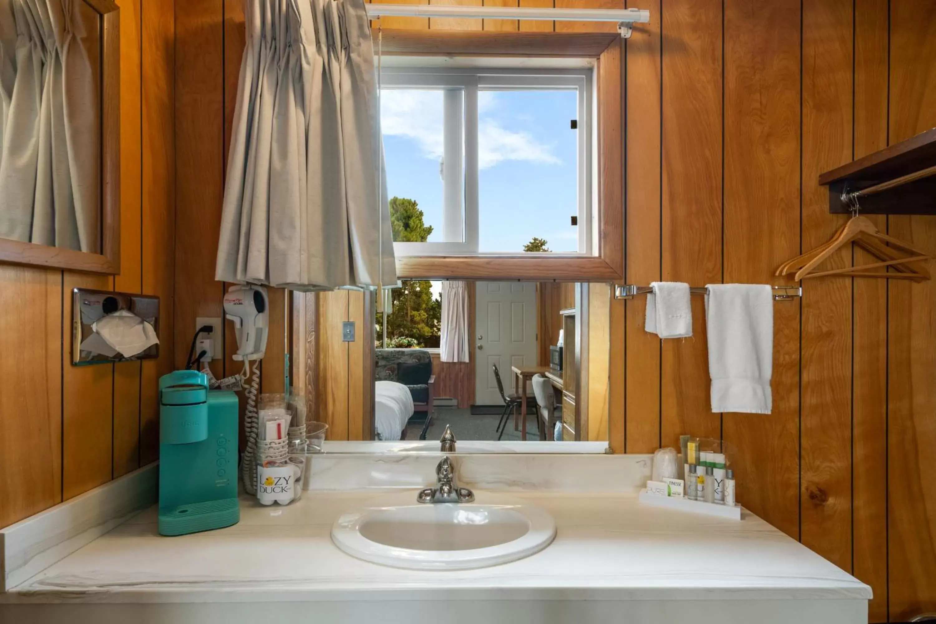 Bathroom in Lazy Duck Inn