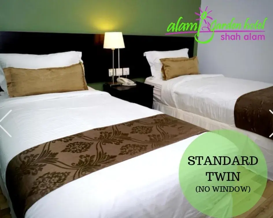 Bed in Alami Garden Hotel