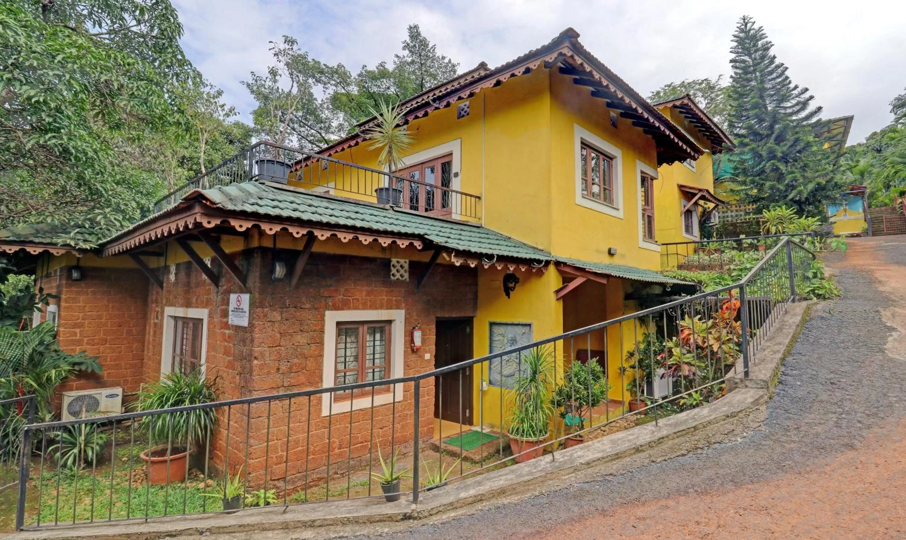 Facade/entrance in Itsy Hotels Vailankanni Natures Inn