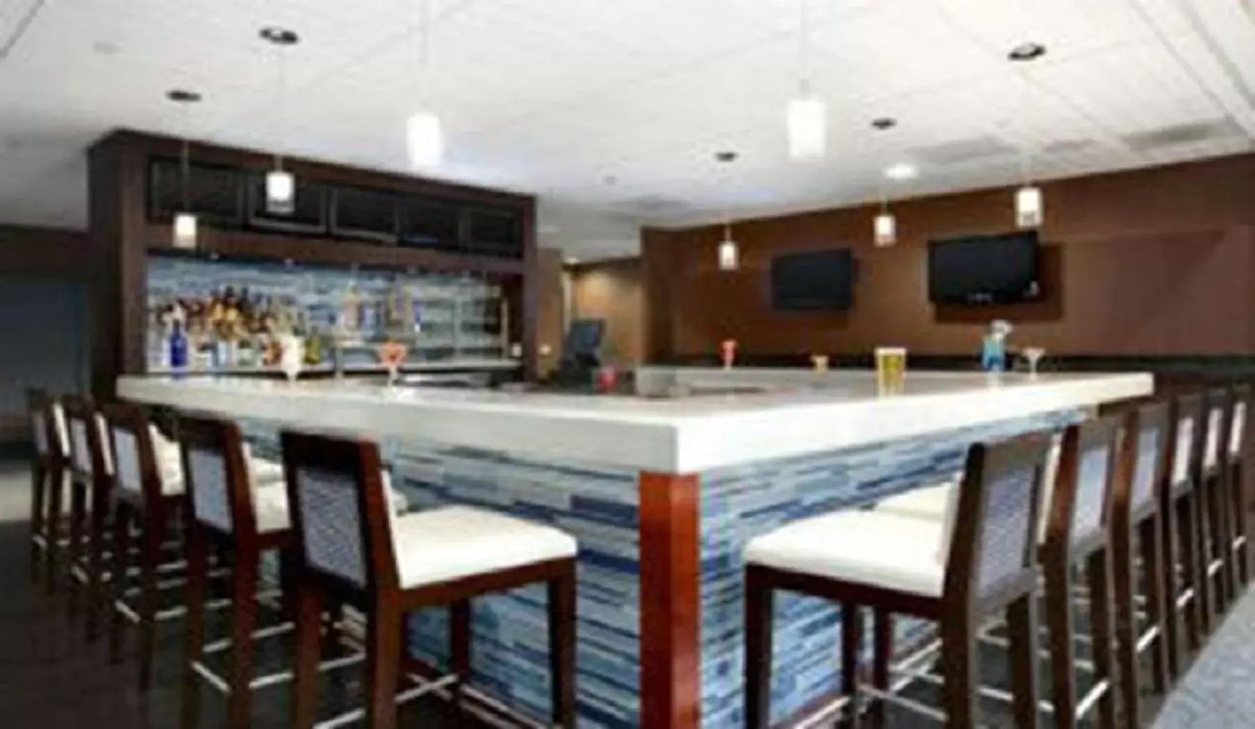 Lounge or bar, Lounge/Bar in Ontario Airport Hotel & Conference Center