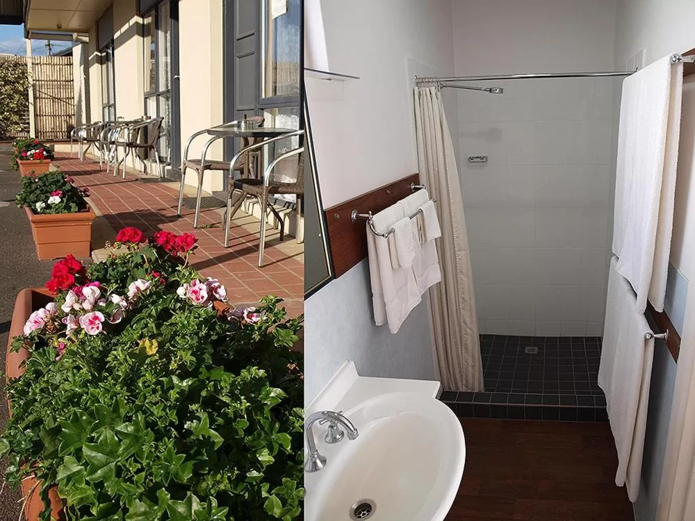 Shower in Mornington Motel