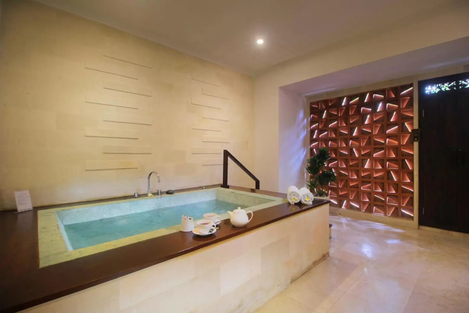 Hot Tub, Bathroom in Sagara Villas and Suites Sanur