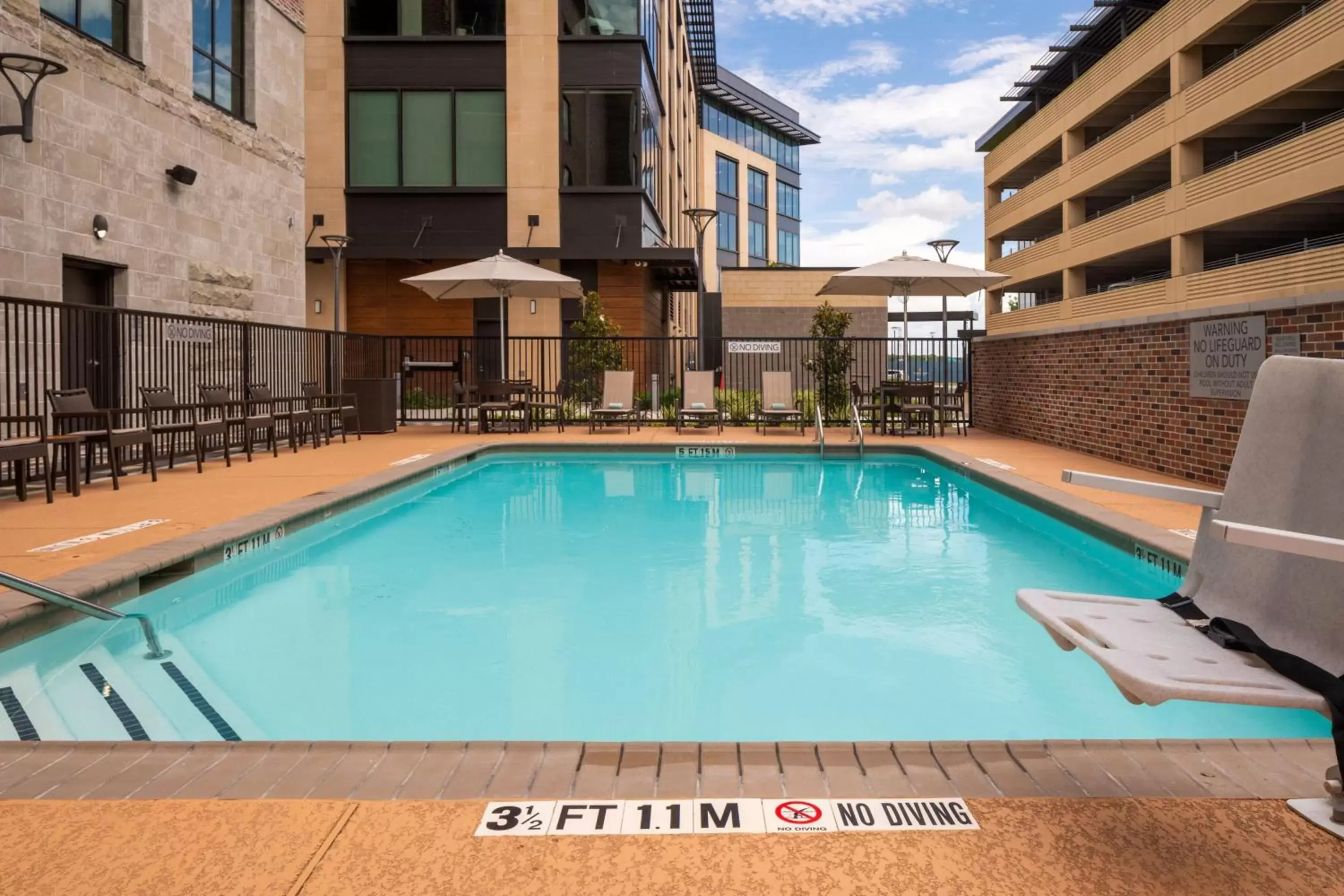 Swimming Pool in Courtyard by Marriott Houston Northeast