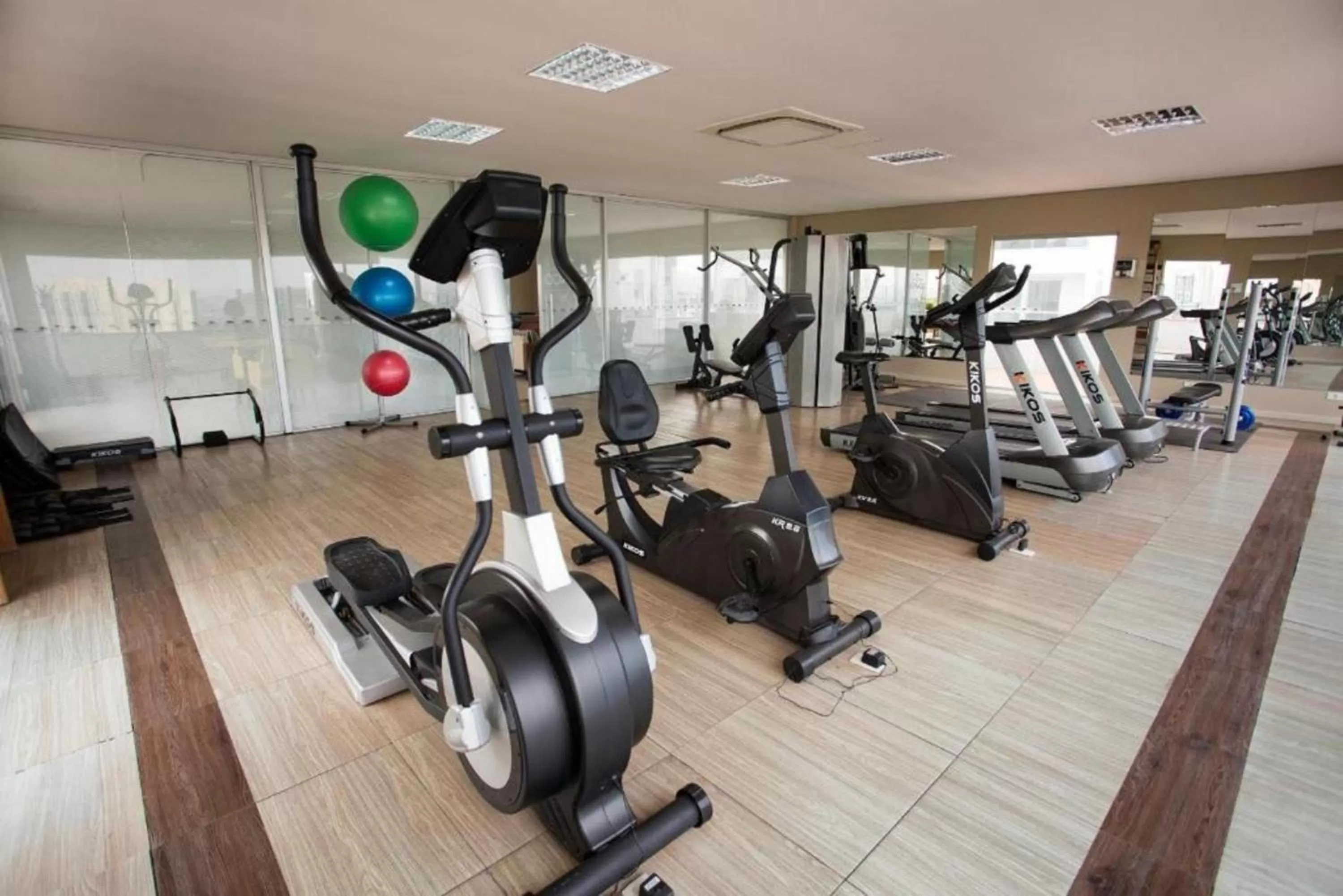 Fitness centre/facilities in Summit Hotel Monaco