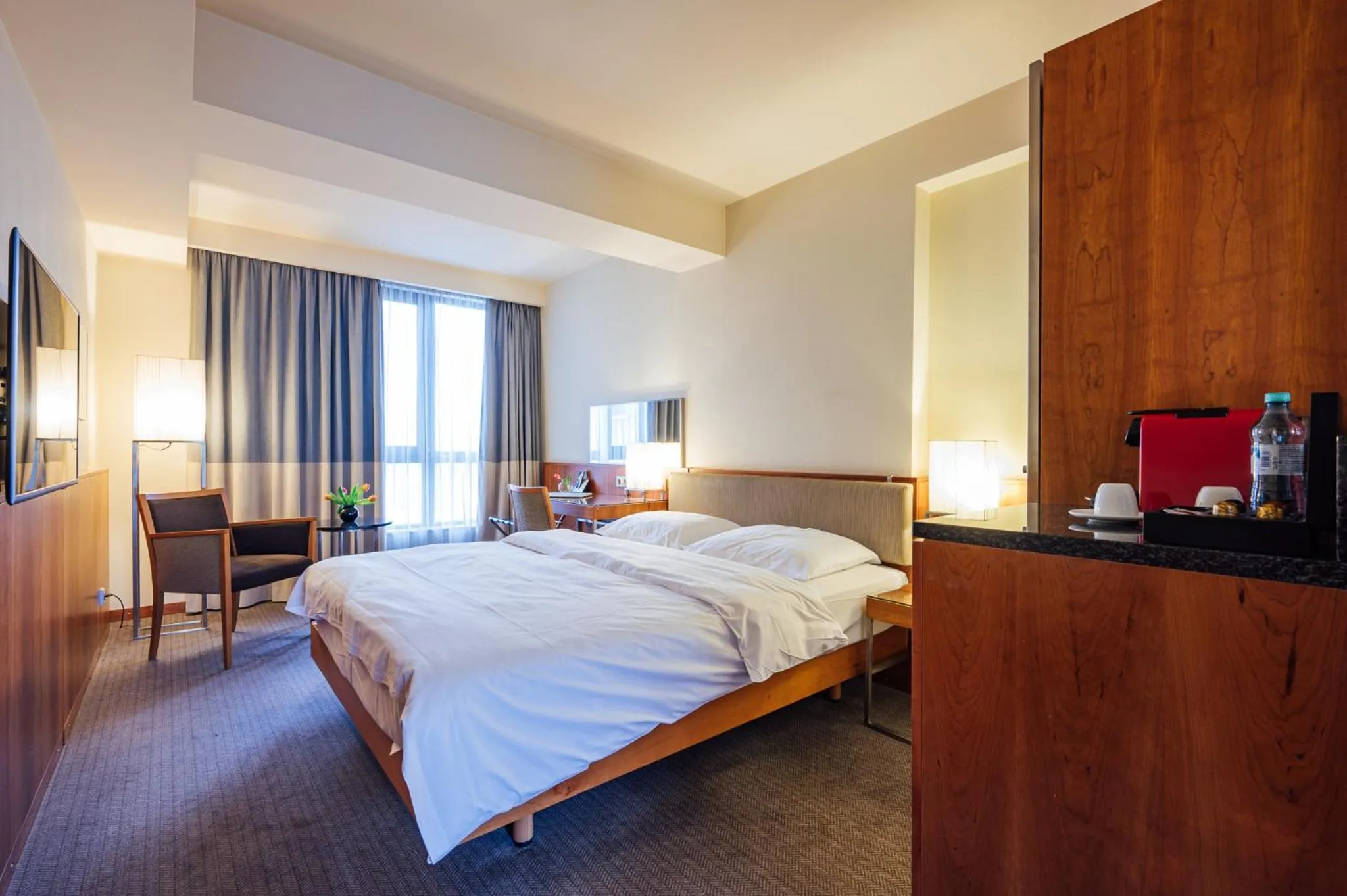 Photo of the whole room, Bed in Peakture Hotel