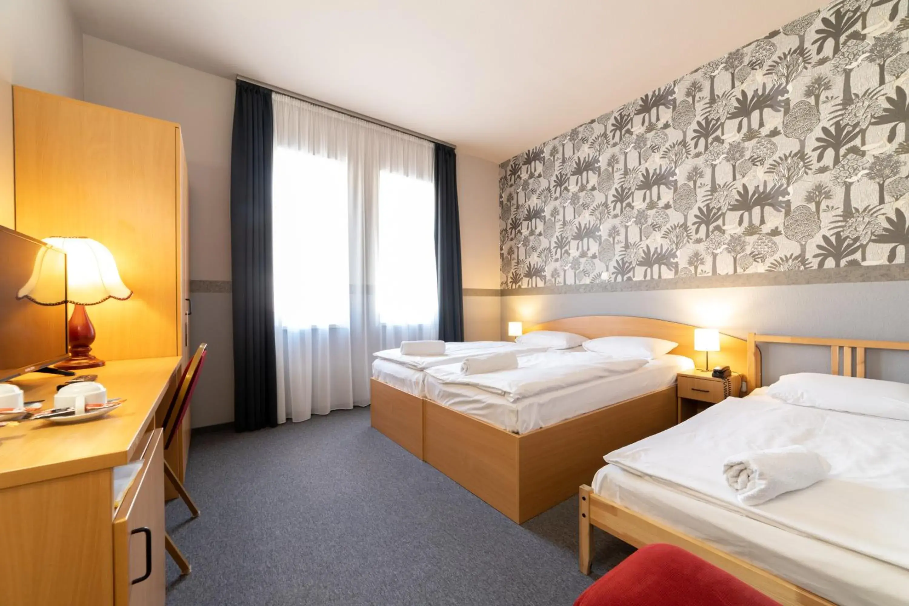 Bedroom, Bed in Gartner Hotel Bedroom, Bed in Gartner Hotel