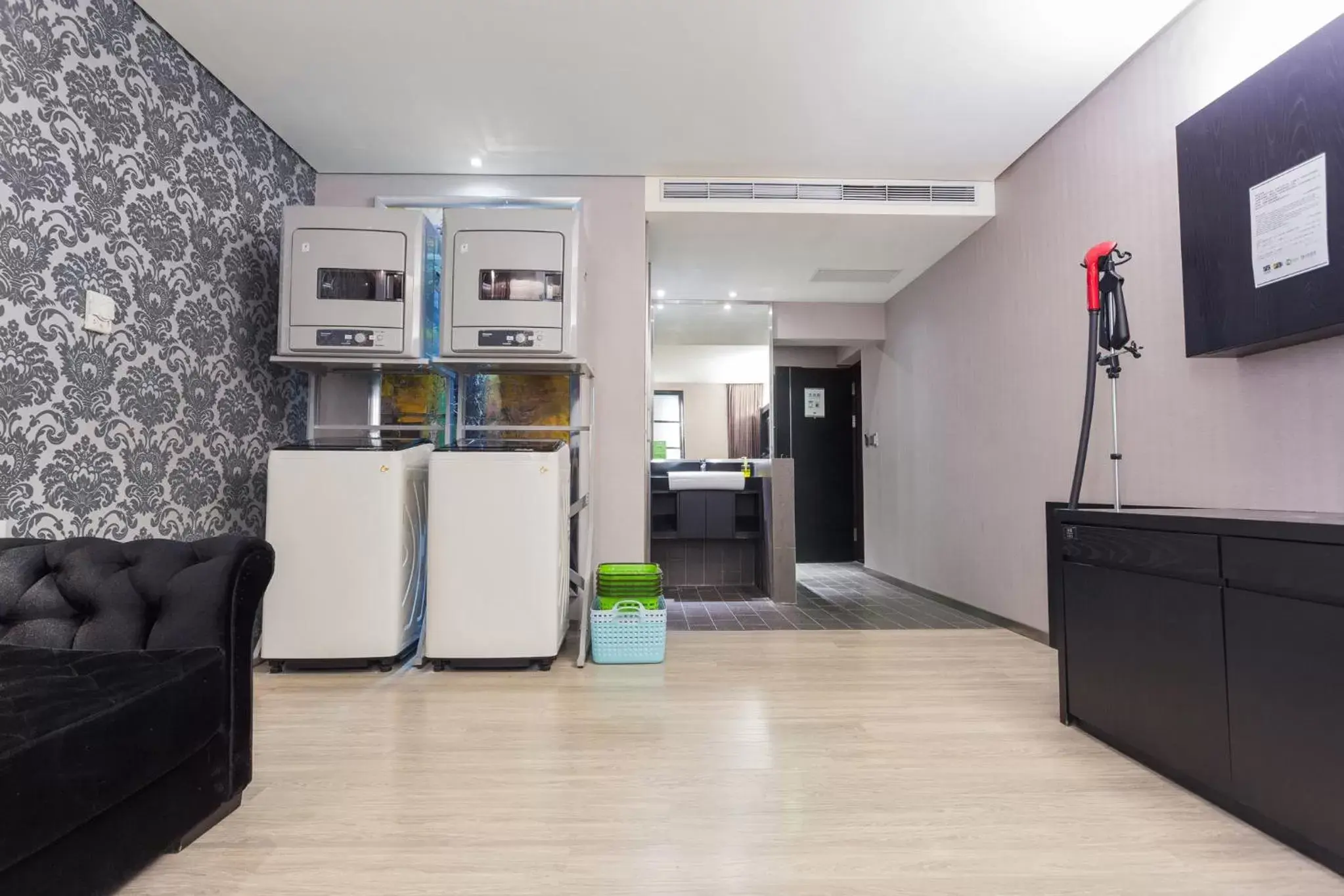 Area and facilities, Kitchen/Kitchenette in FX Hotel Taipei Nanjing East Road Branch