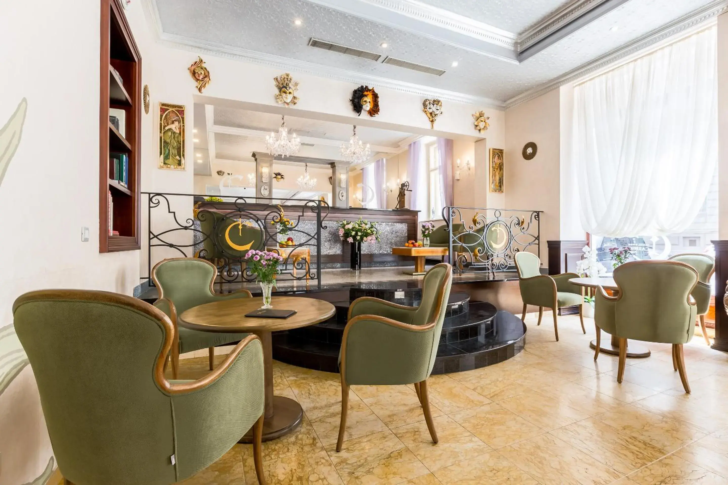Lobby or reception, Lounge/Bar in Myo Hotel Caruso