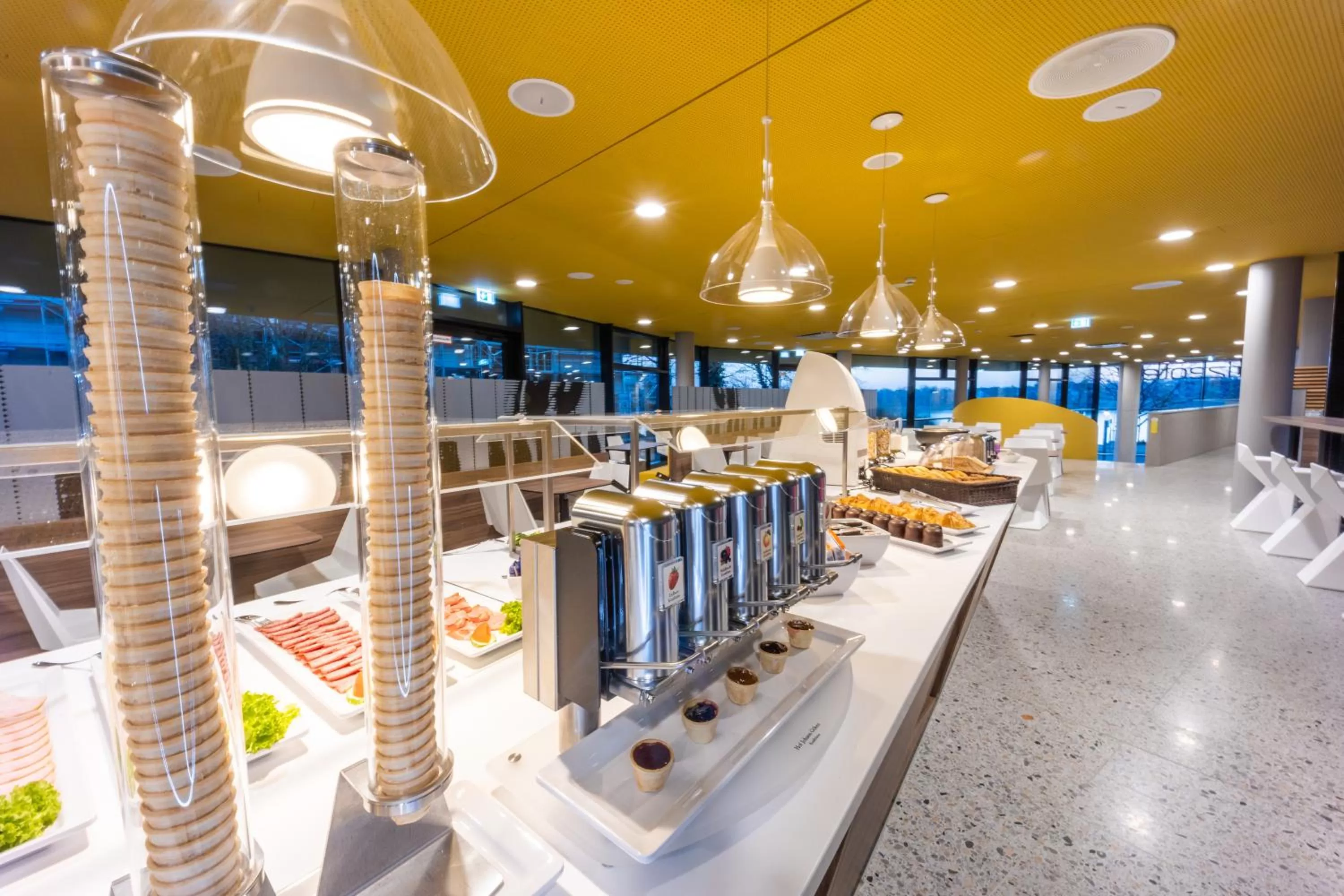 Breakfast in Prize by Radisson, Bonn City