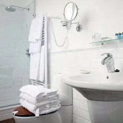 Bathroom in Hotel el Jardín de Eugenia