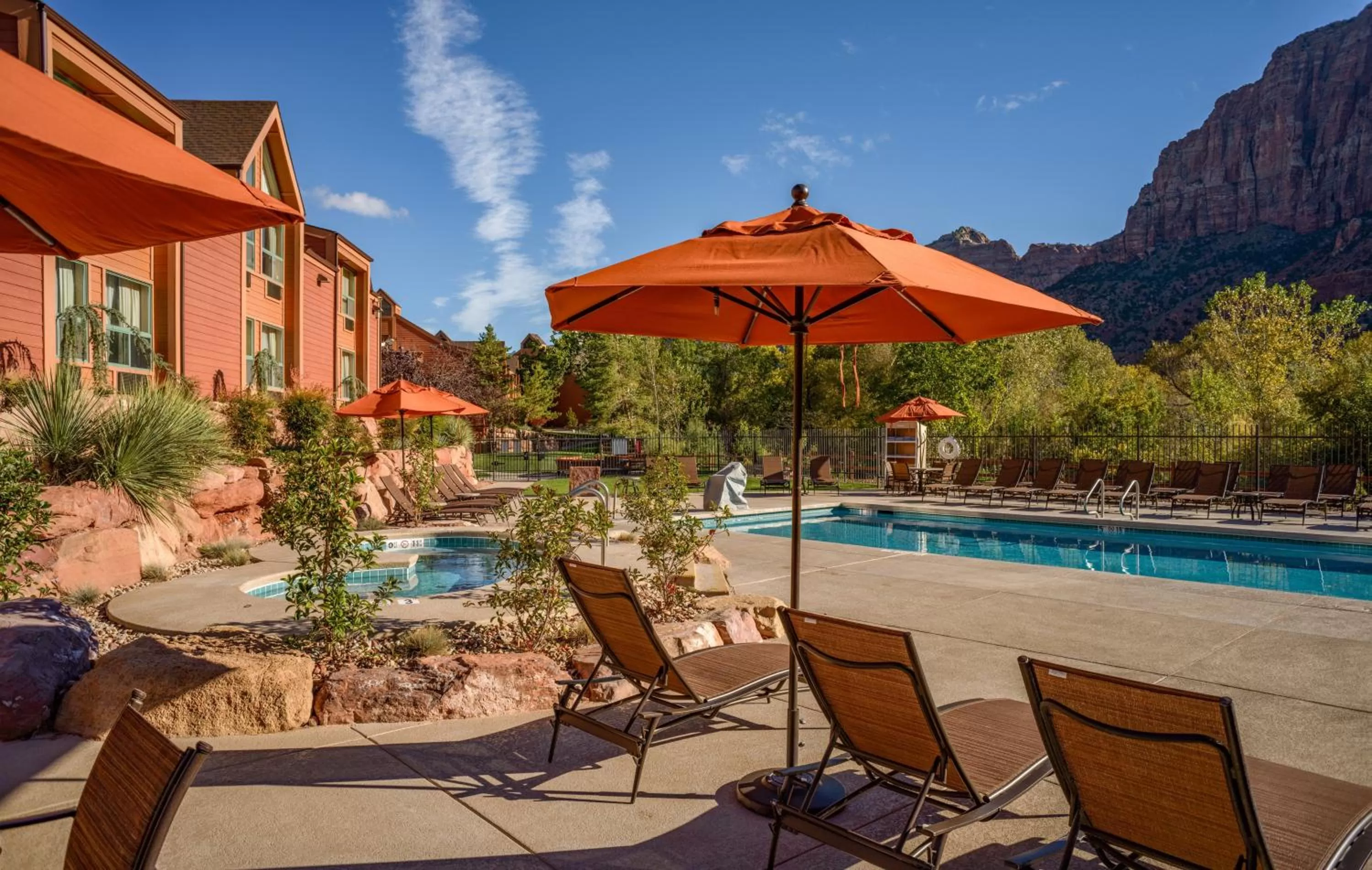 Swimming pool in Springdale Zion Inn