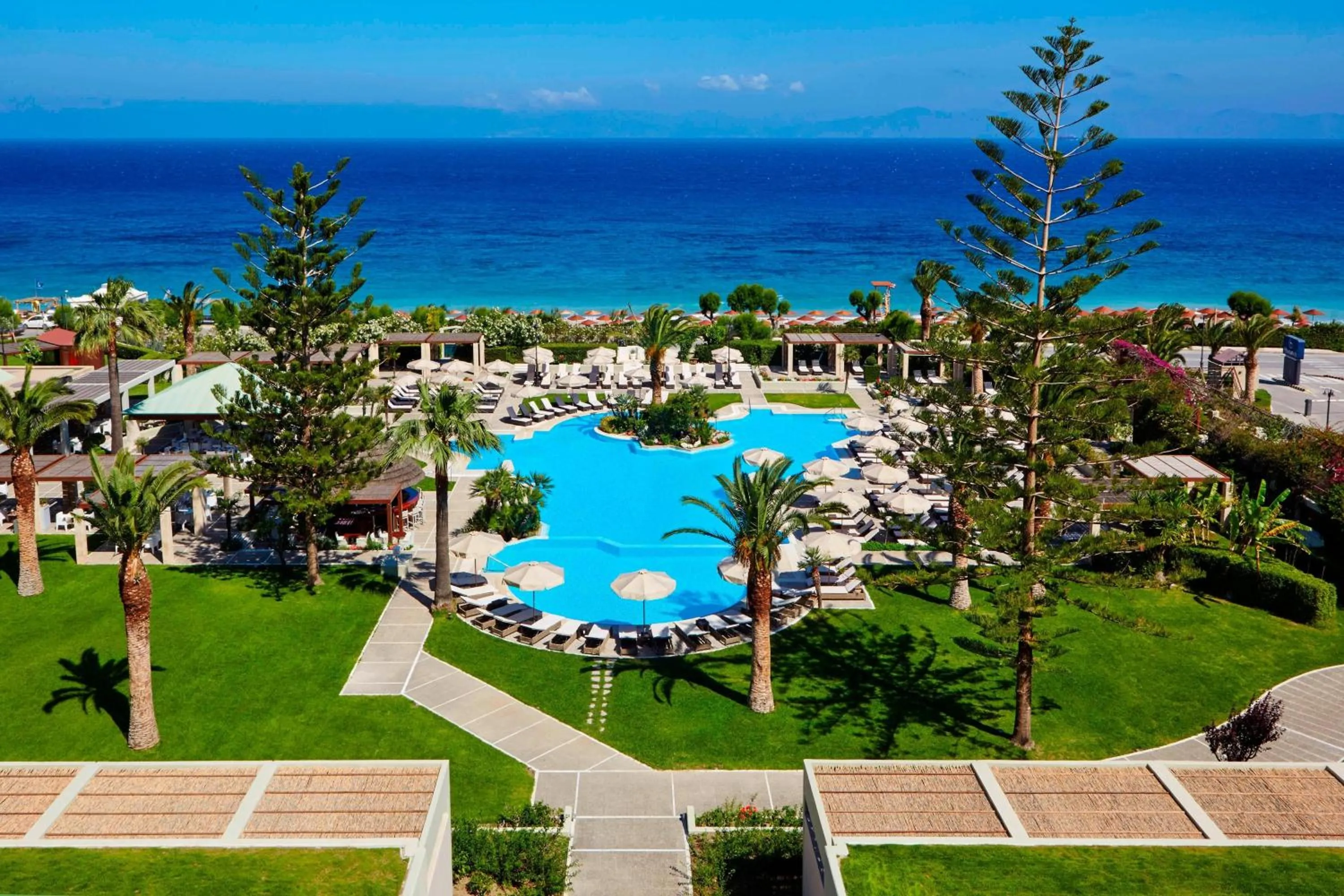 Swimming pool in Sheraton Rhodes Resort