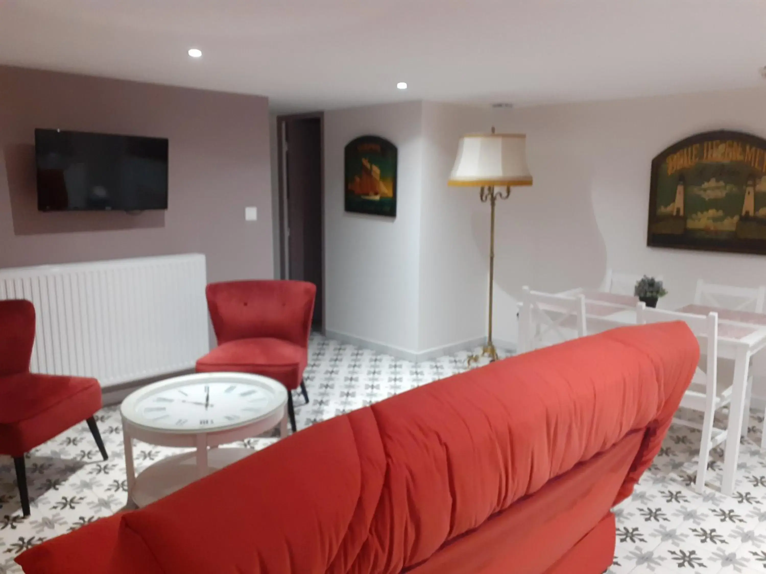 TV and multimedia, Seating Area in Hotel de Charme La Bonne Adresse