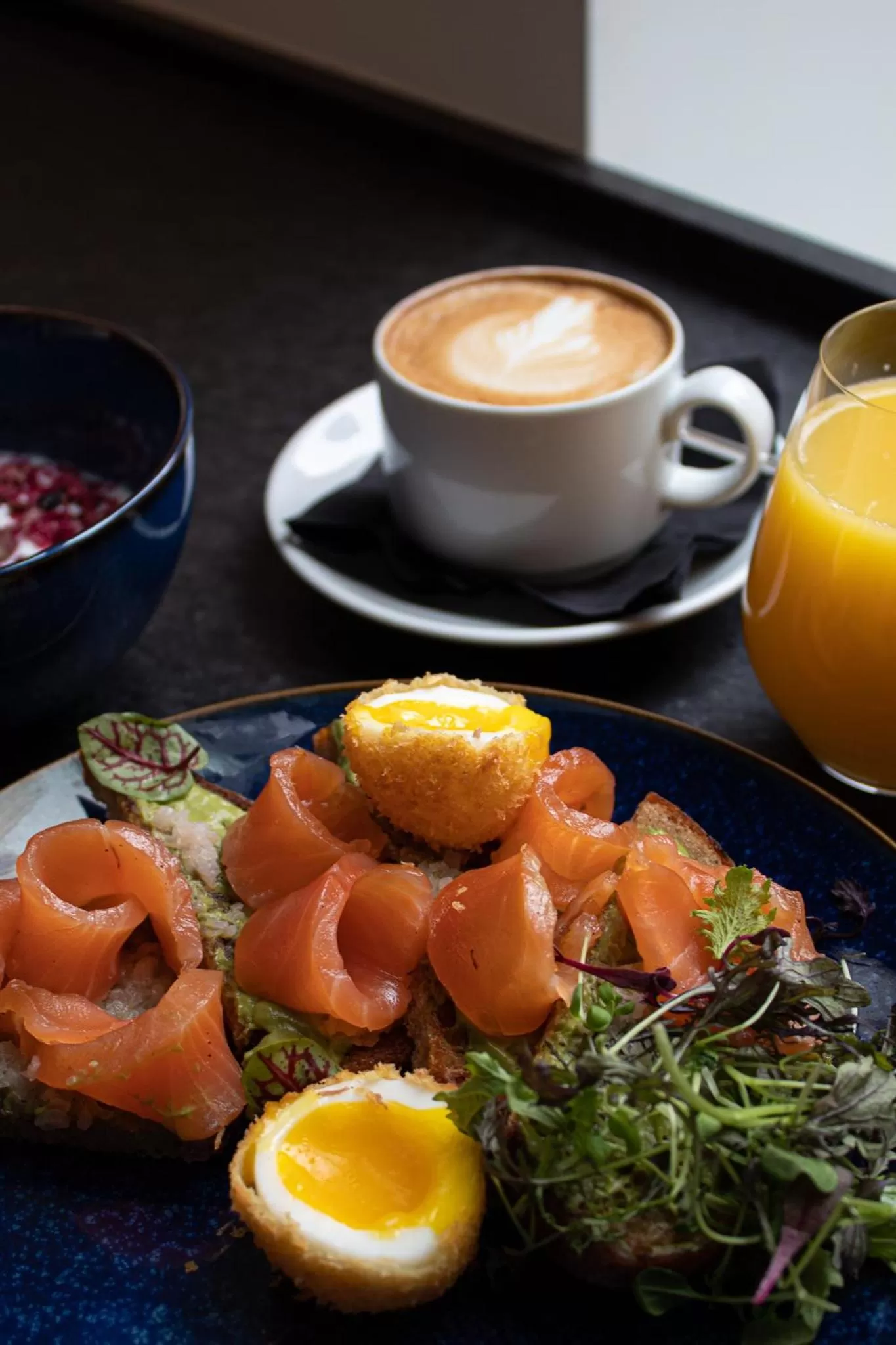 Restaurant/places to eat in Hotel Monville