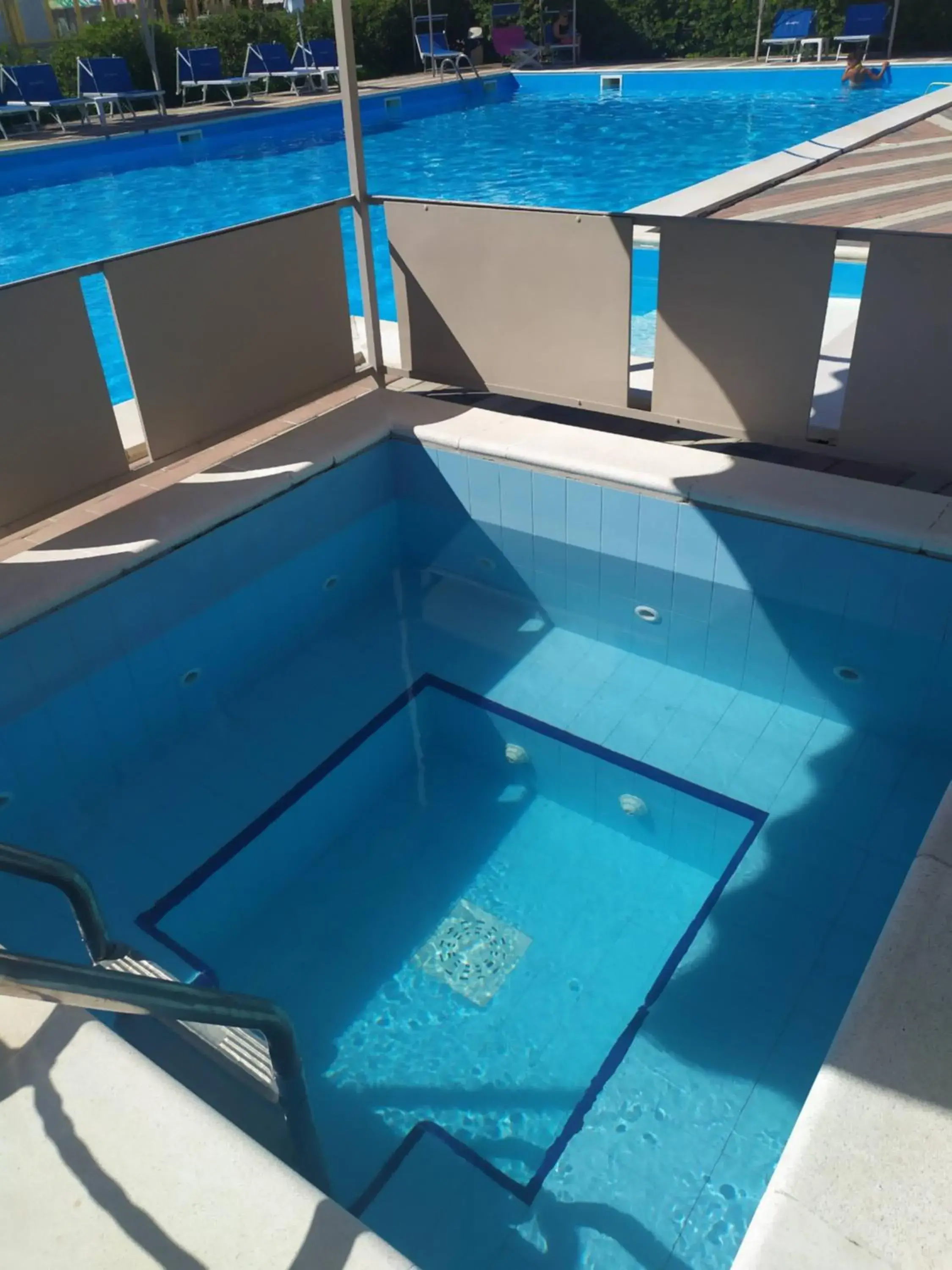 Hot Tub, Swimming Pool in Hotel Atlantic