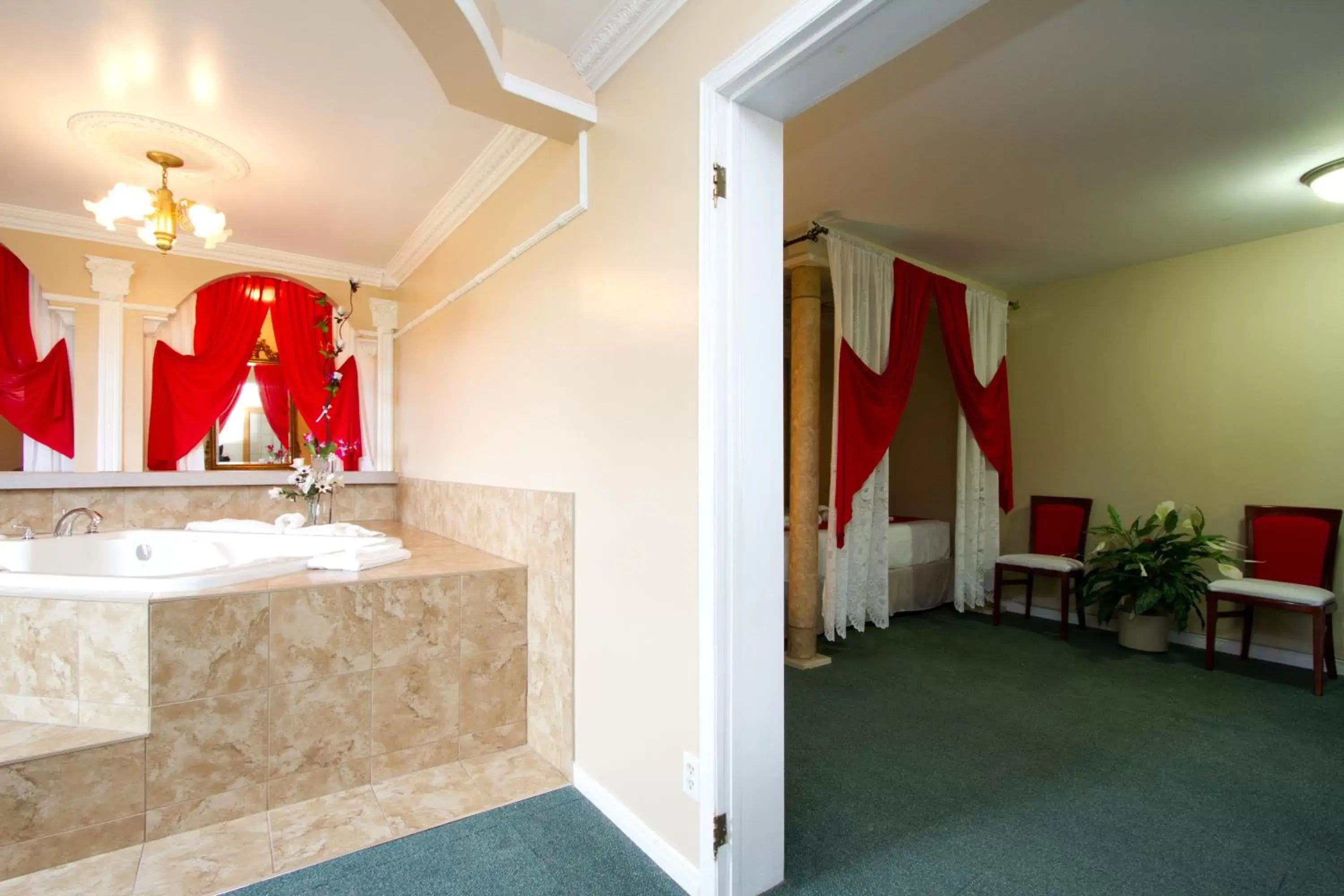 Hot Spring Bath in Knights Inn Lindsay Hot Spring Bath in Knights Inn Lindsay