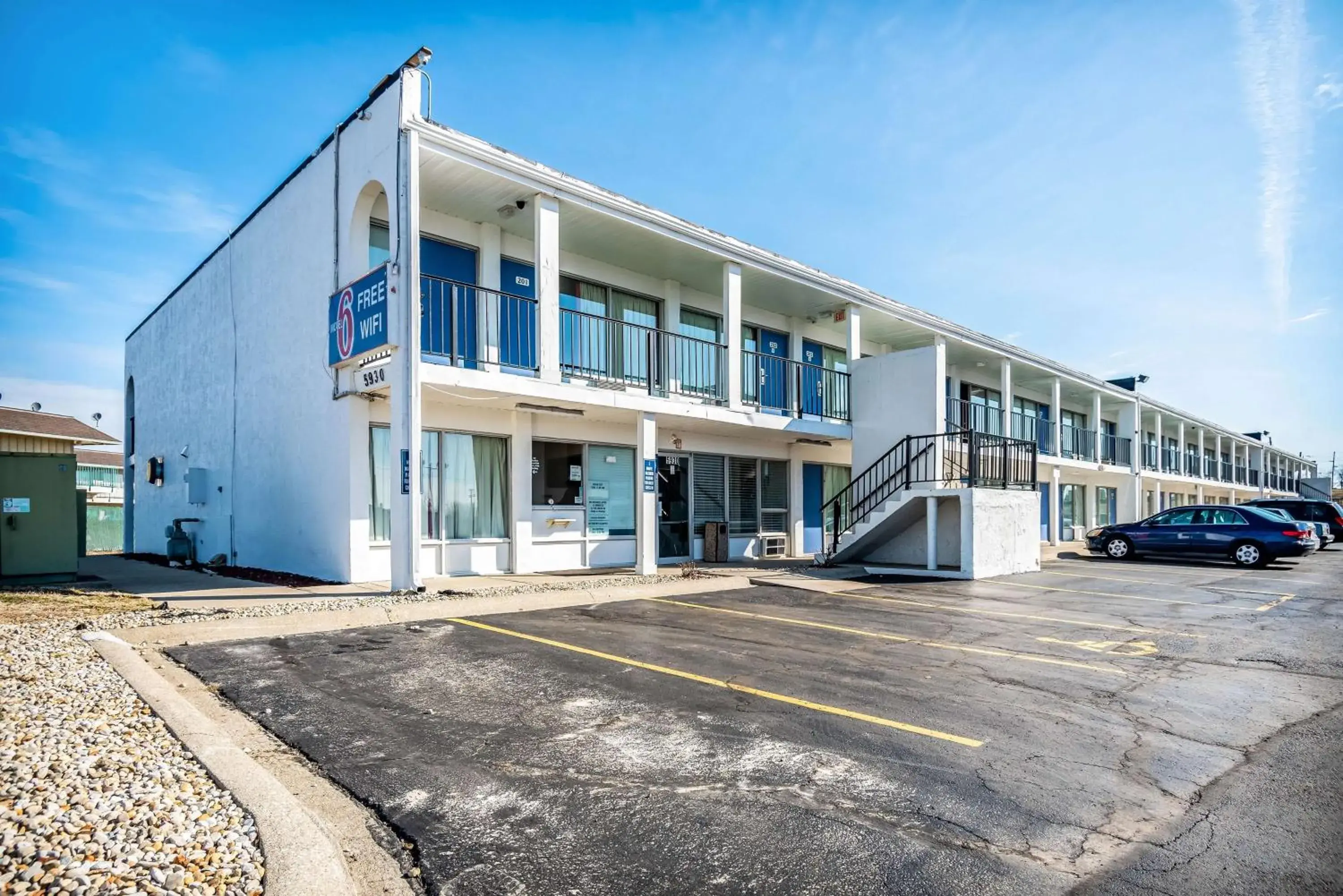 Property building in Motel 6-Columbus, OH