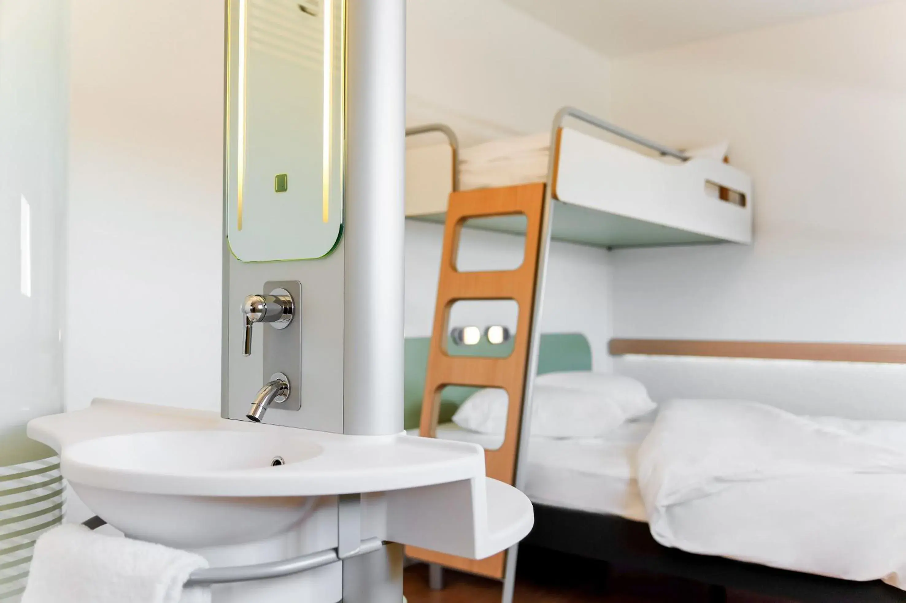 Bed, Bathroom in ibis budget Ludwigsburg